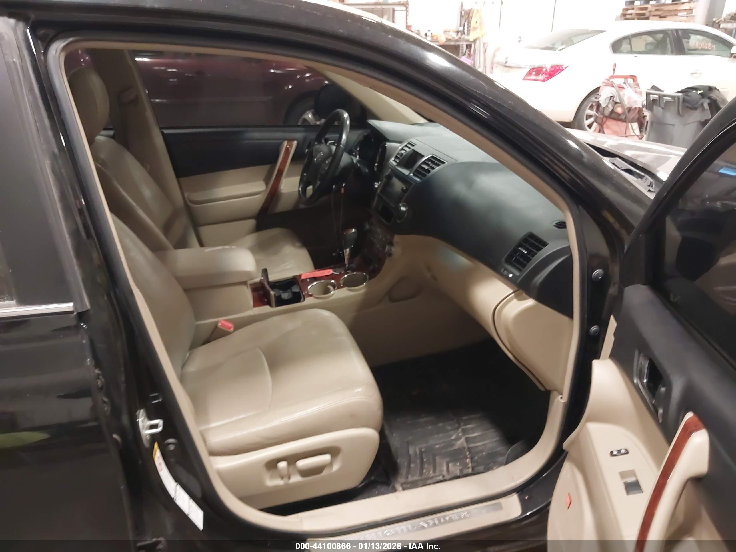 TOYOTA HIGHLANDER image 5