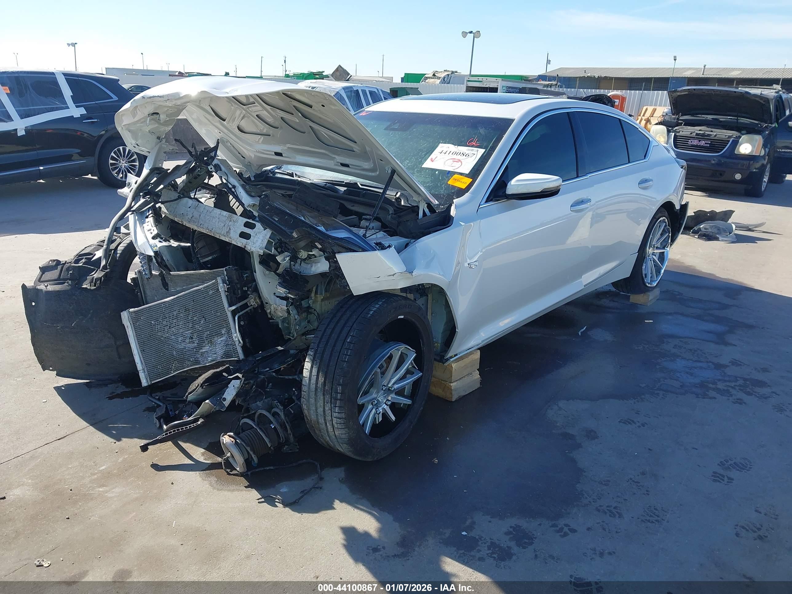CADILLAC CT5 image 2