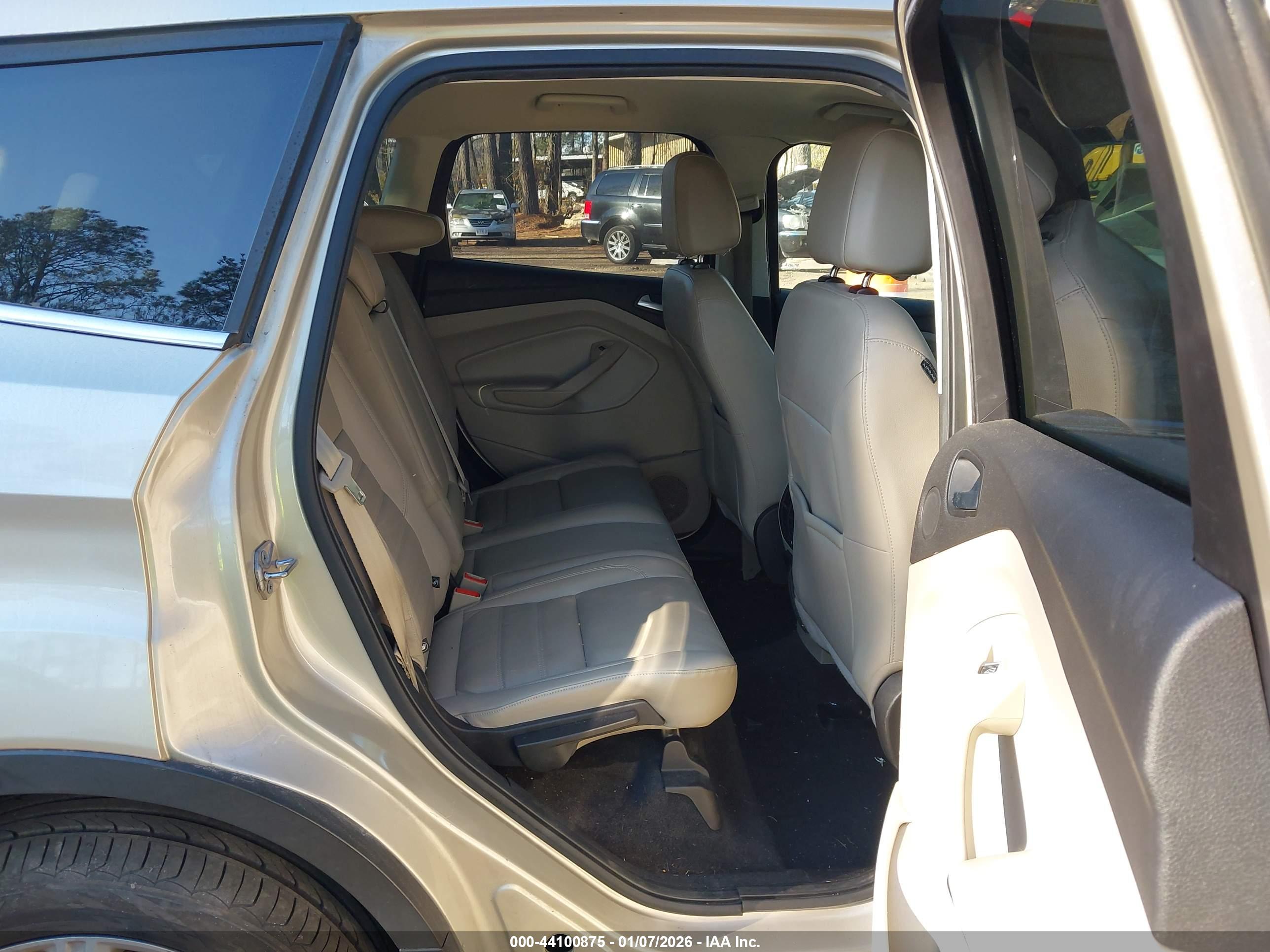 FORD ESCAPE image 8