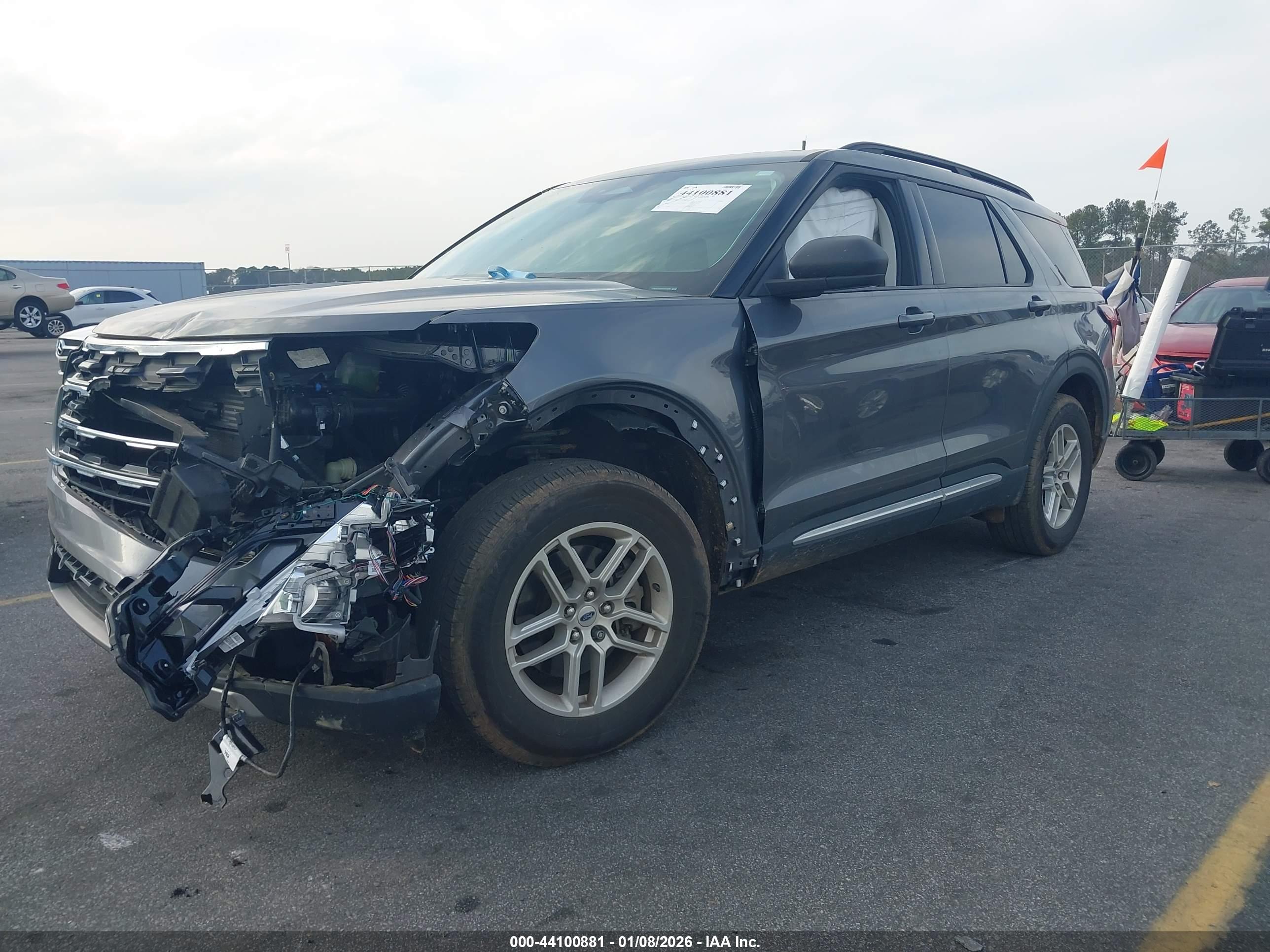 FORD EXPLORER image 2