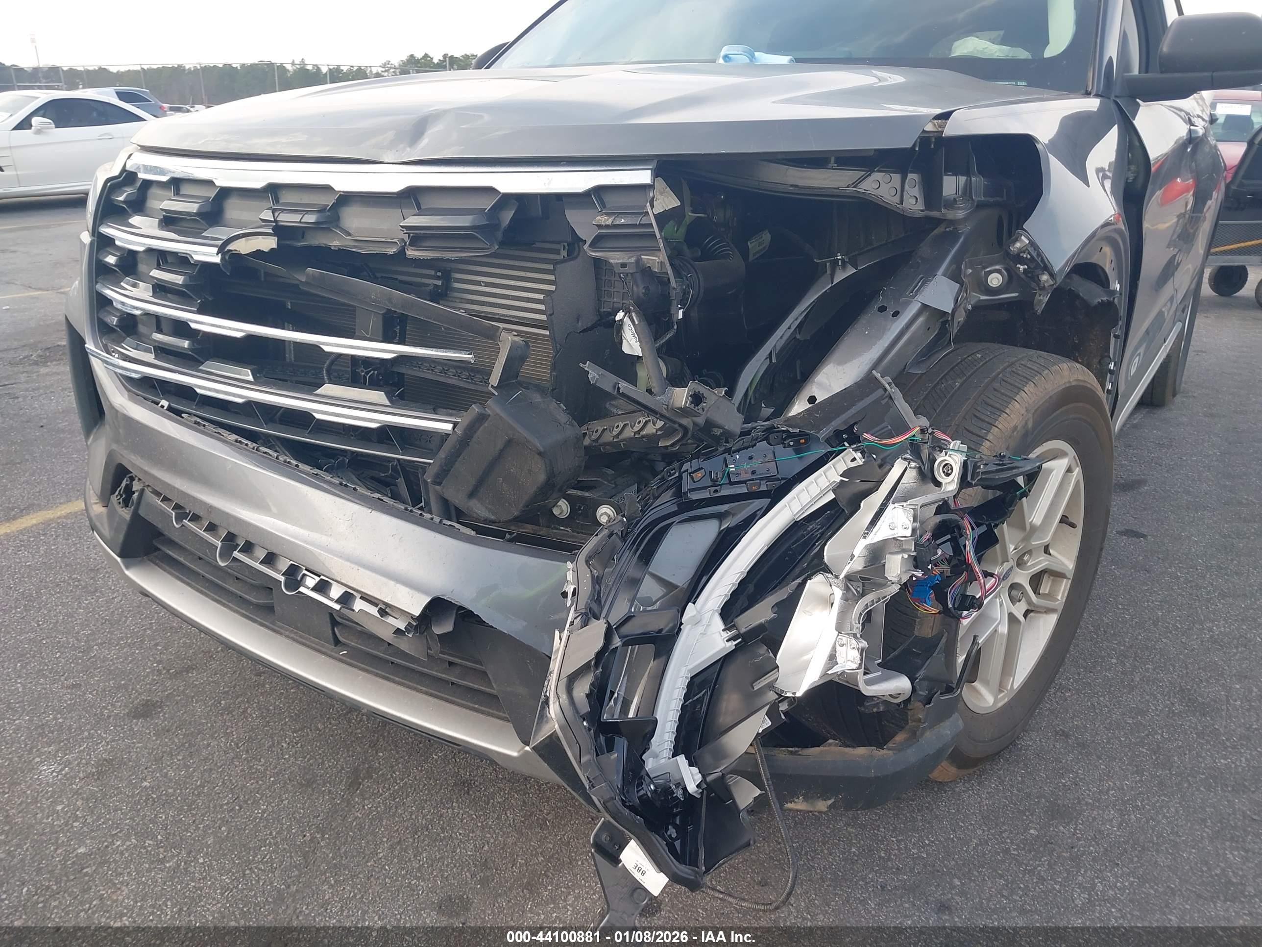 FORD EXPLORER image 6