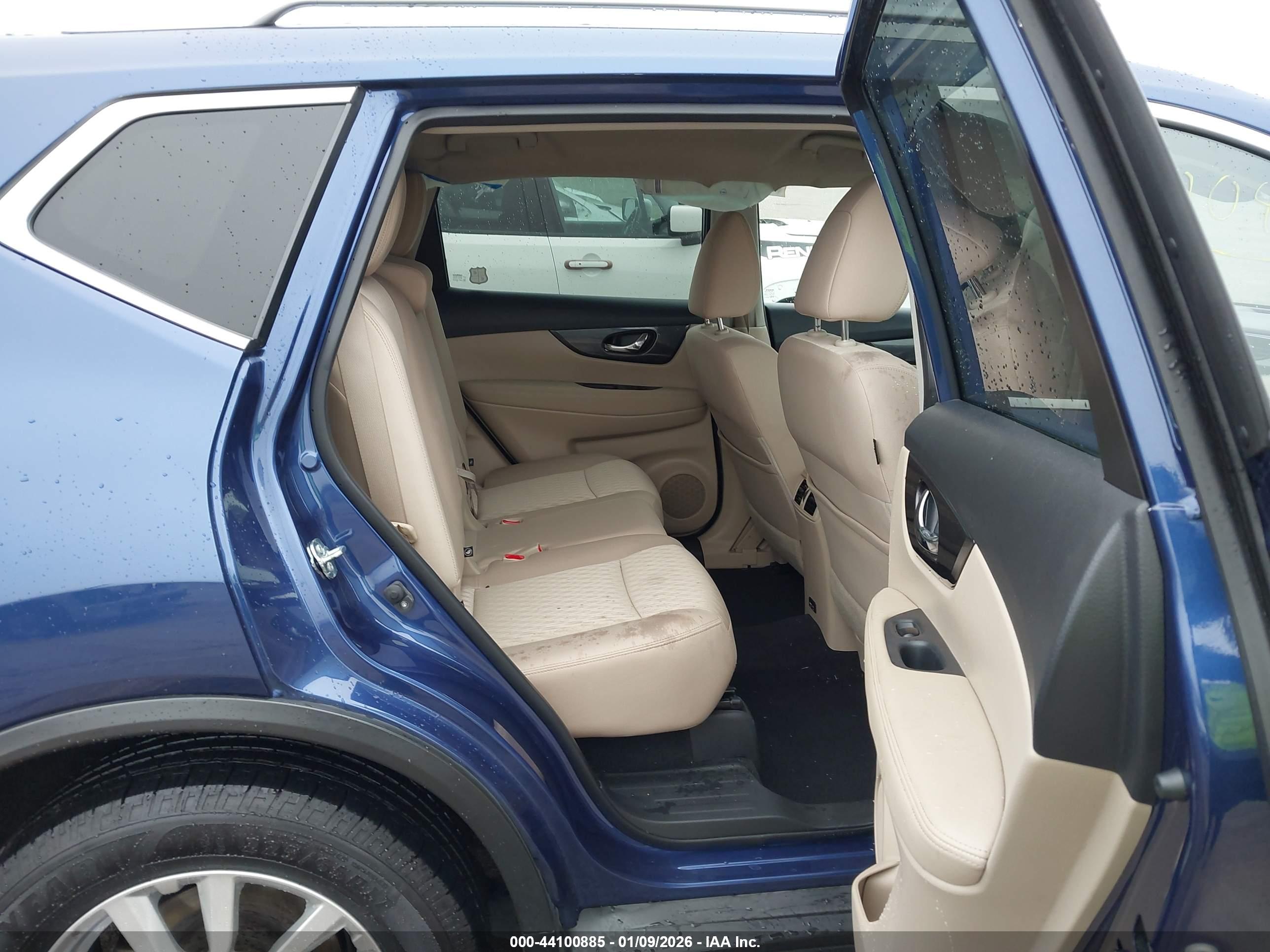 NISSAN ROGUE image 8