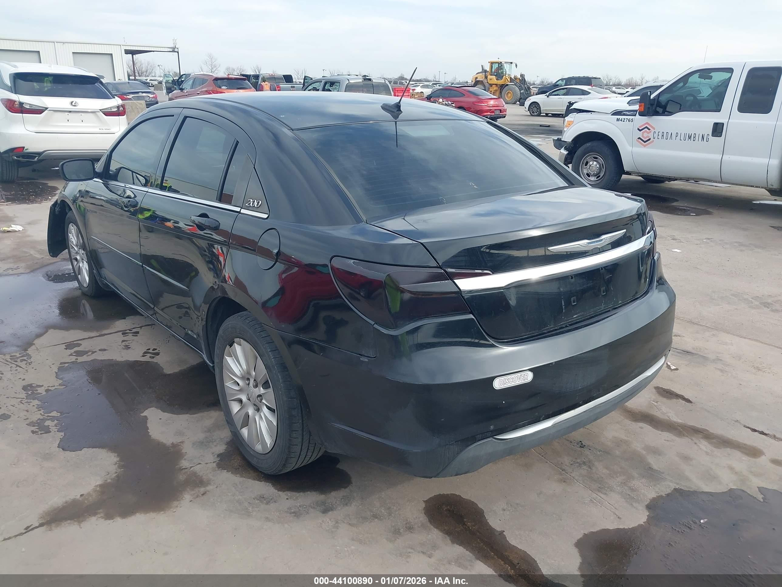CHRYSLER 200 image 3