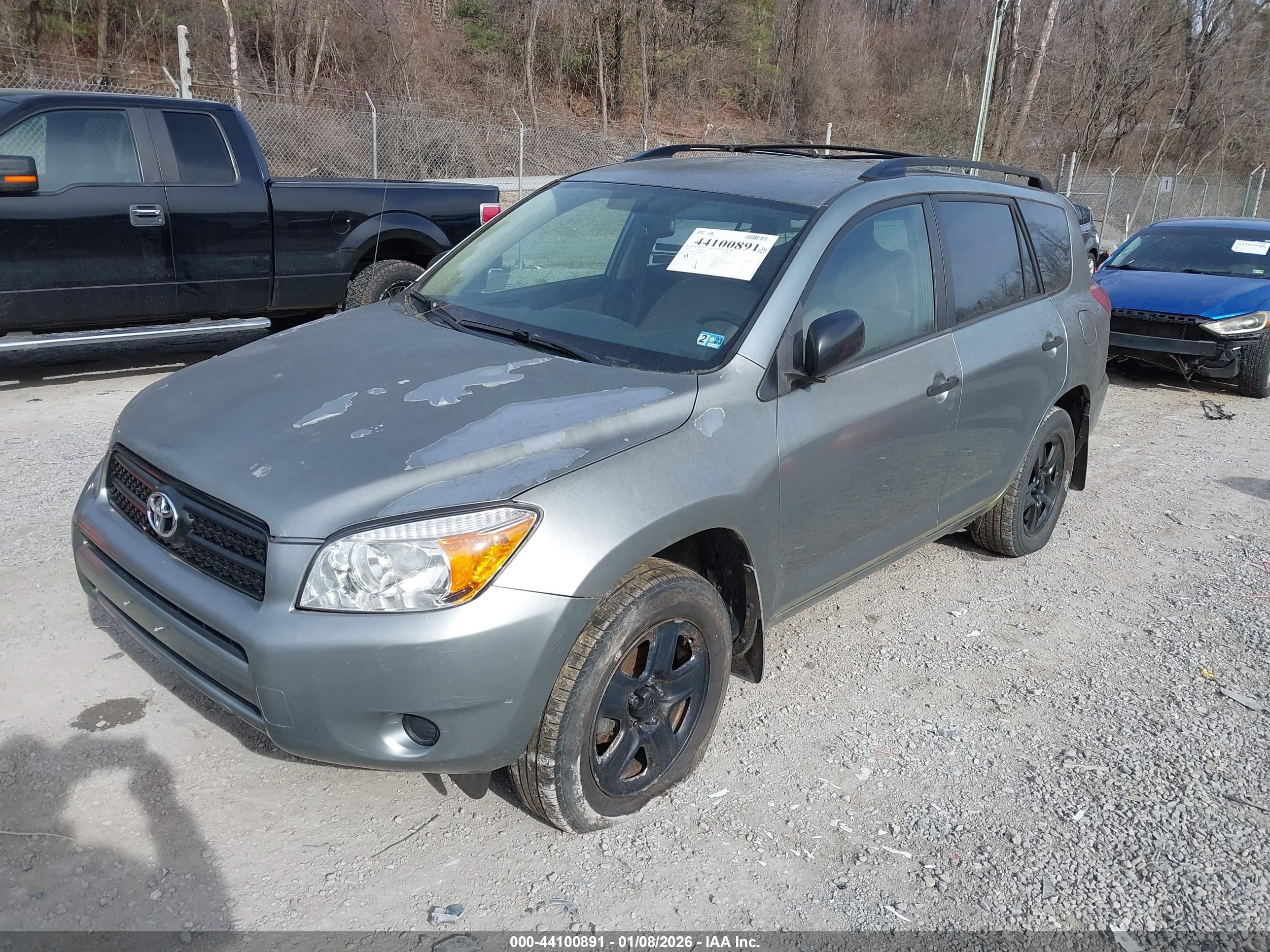 TOYOTA RAV4 image 2