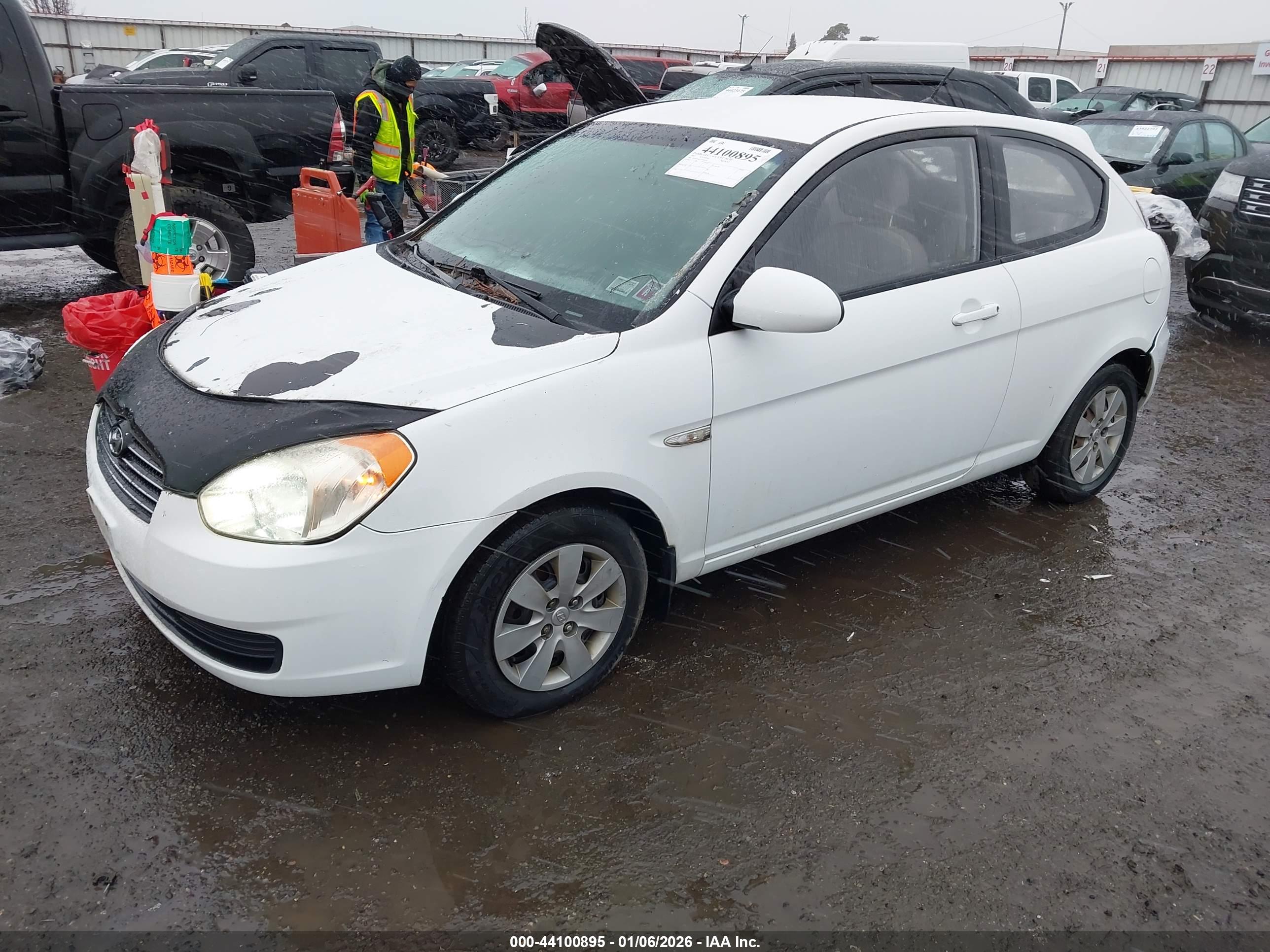 HYUNDAI ACCENT image 2