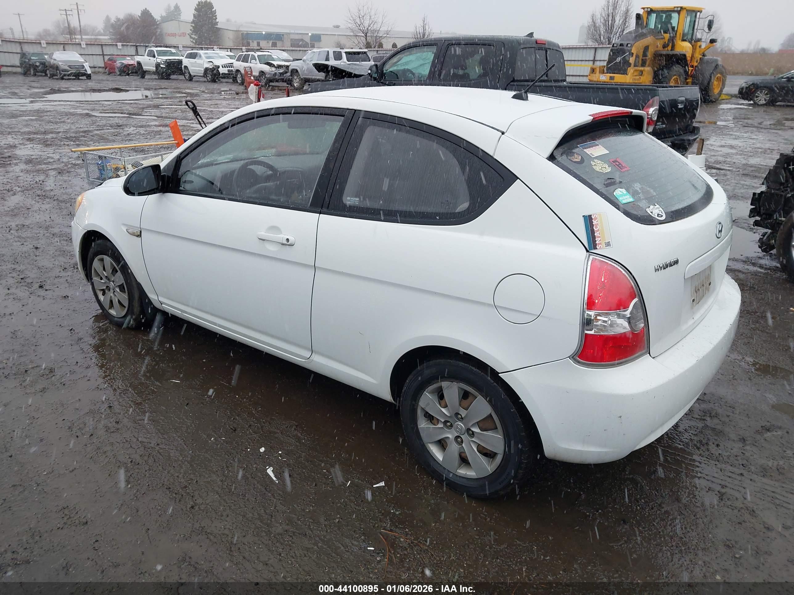 HYUNDAI ACCENT image 3