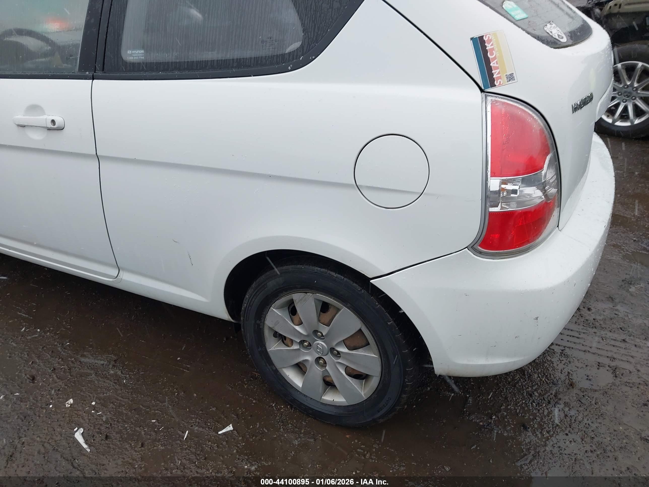 HYUNDAI ACCENT image 6