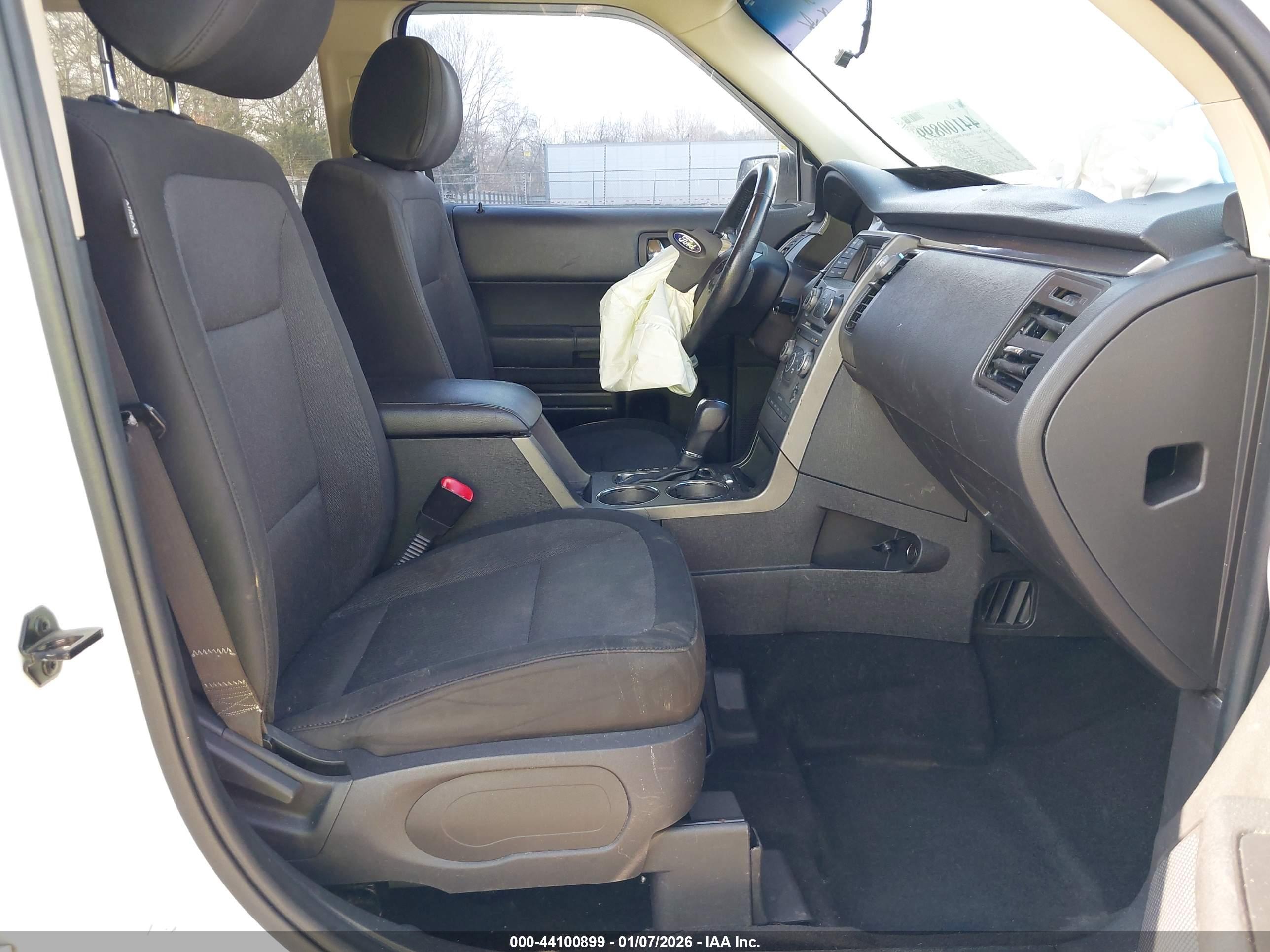 FORD FLEX image 5