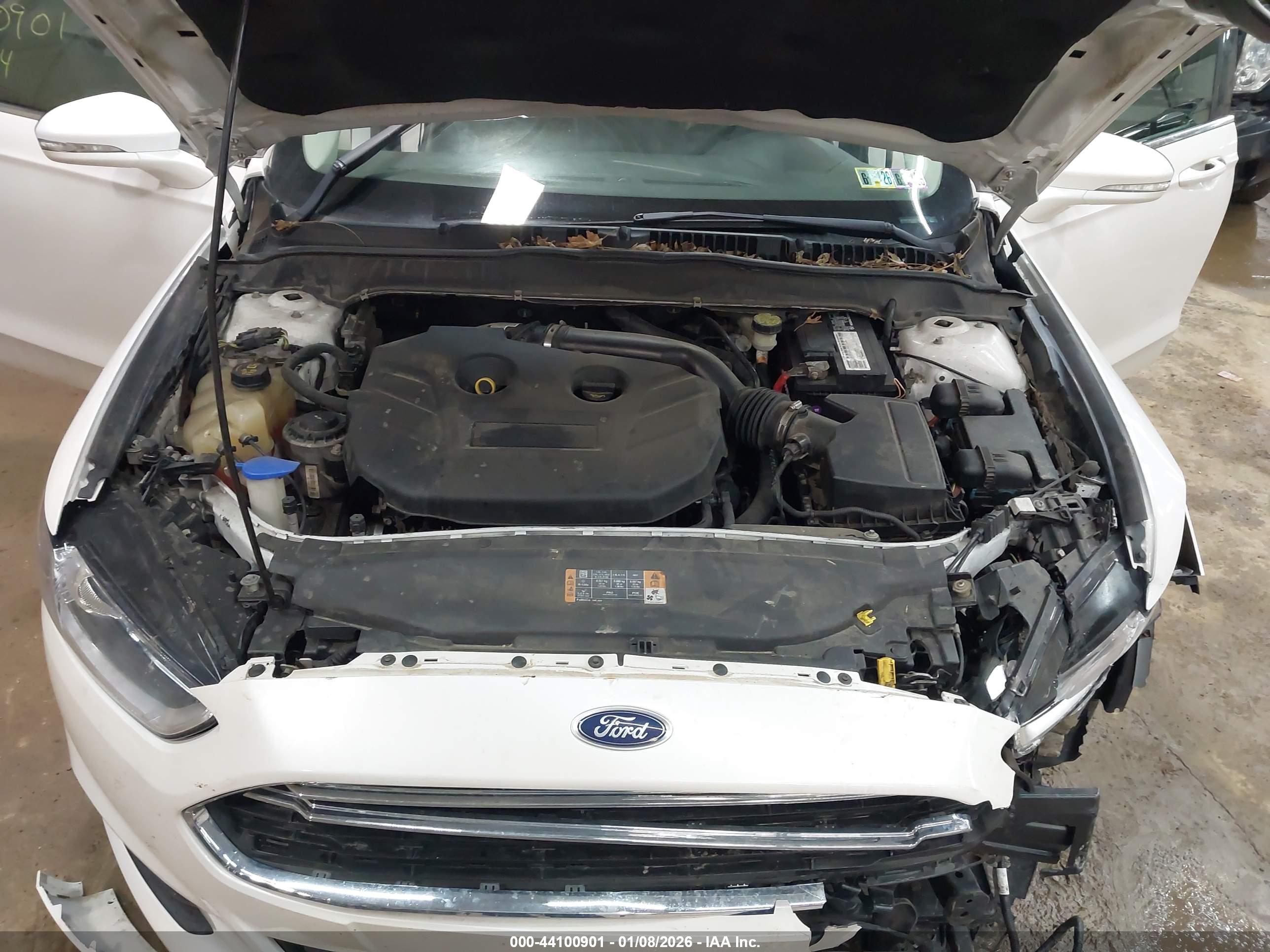 FORD FUSION image 10