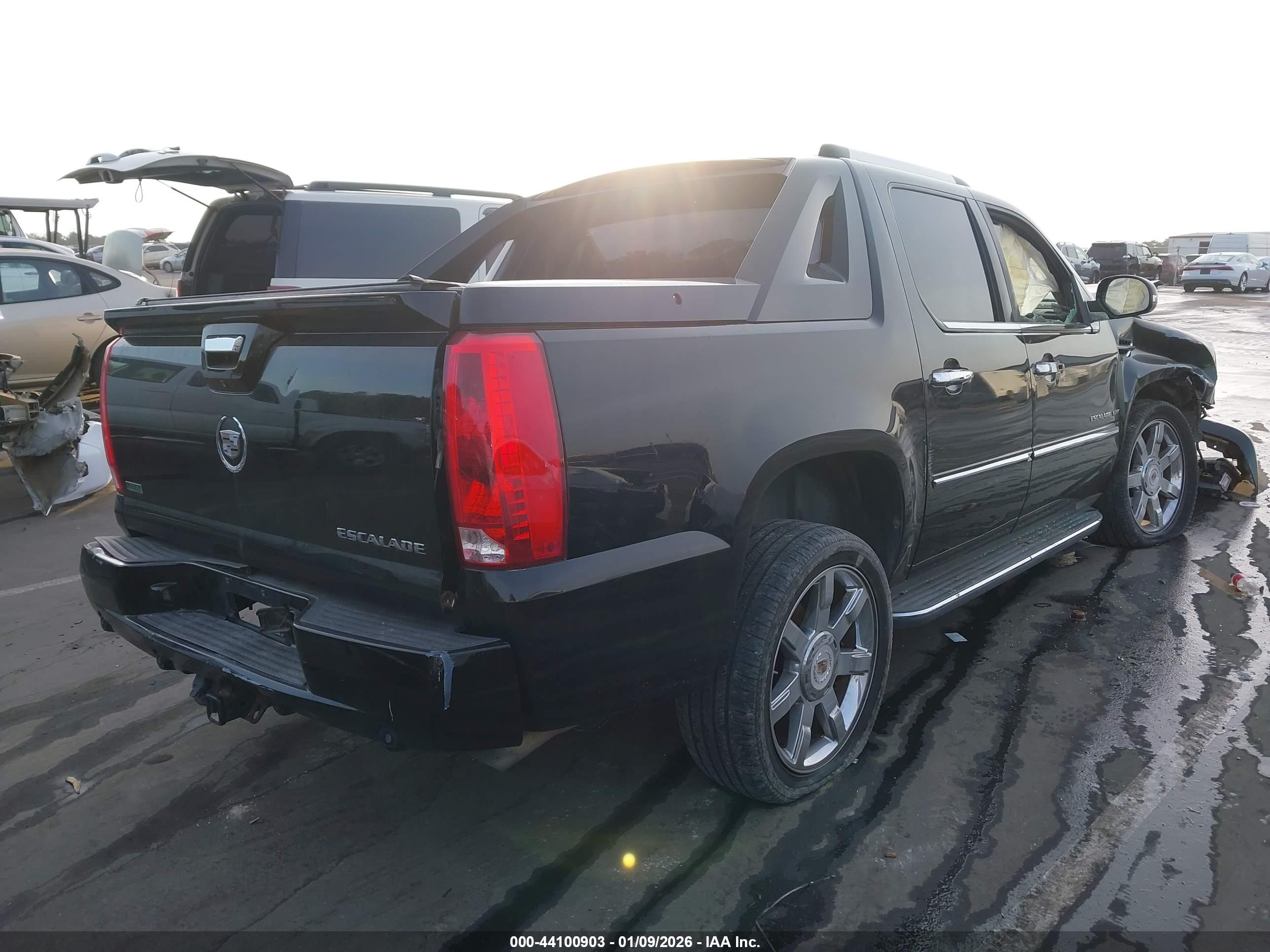 CADILLAC ESCALADE image 4