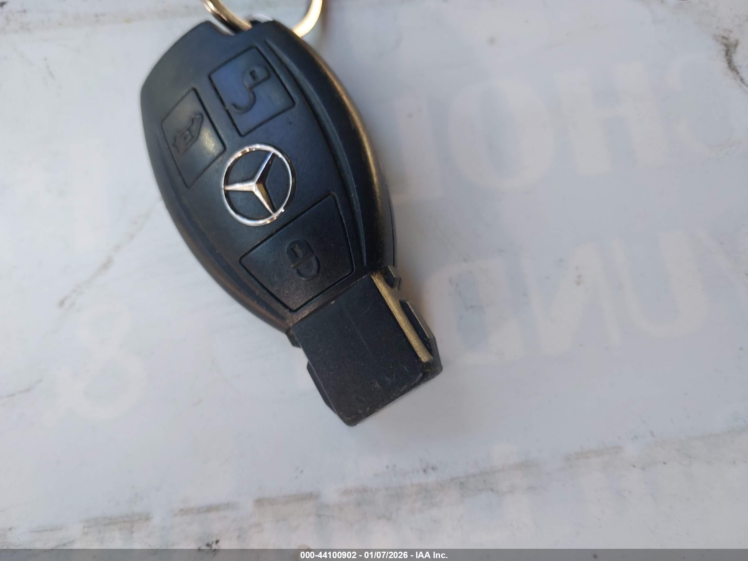 MERCEDES-BENZ METRIS image 11