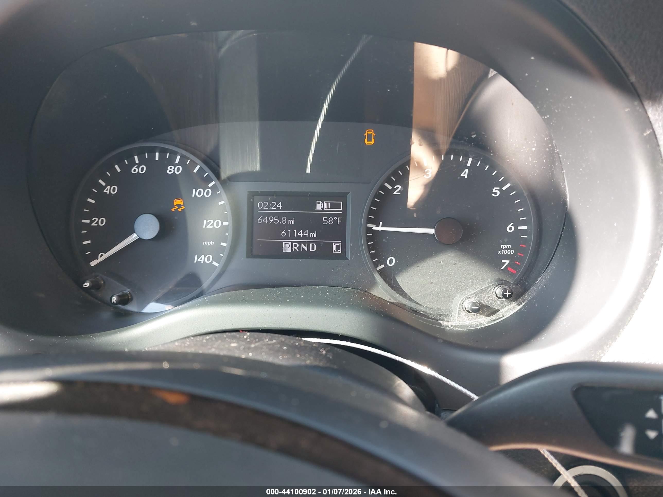 MERCEDES-BENZ METRIS image 7