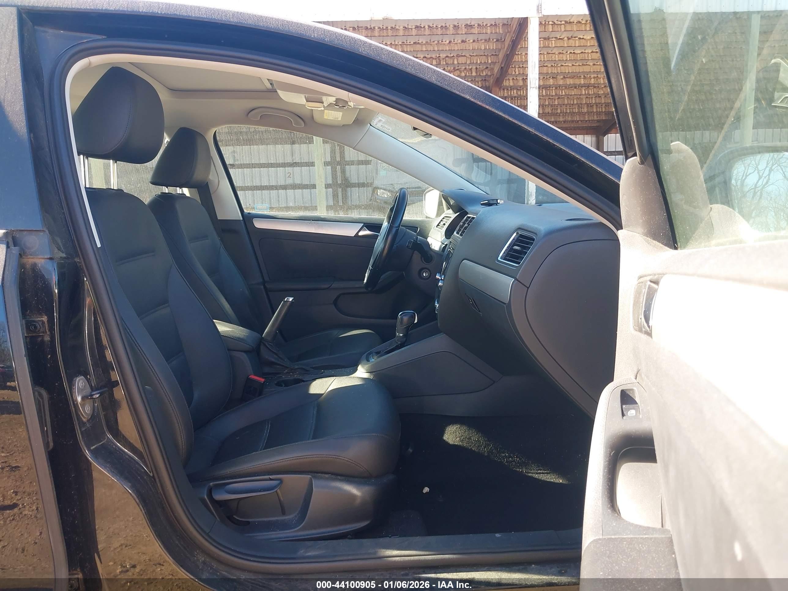 VOLKSWAGEN JETTA image 5