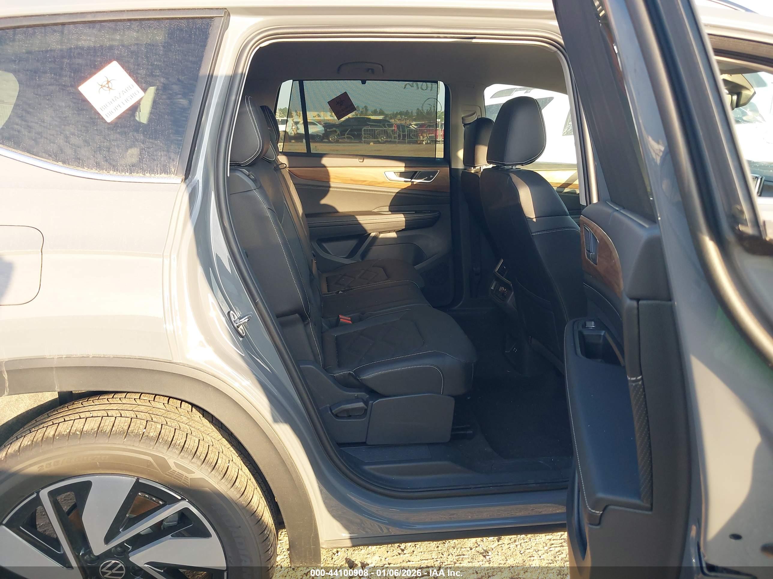 VOLKSWAGEN ATLAS image 8