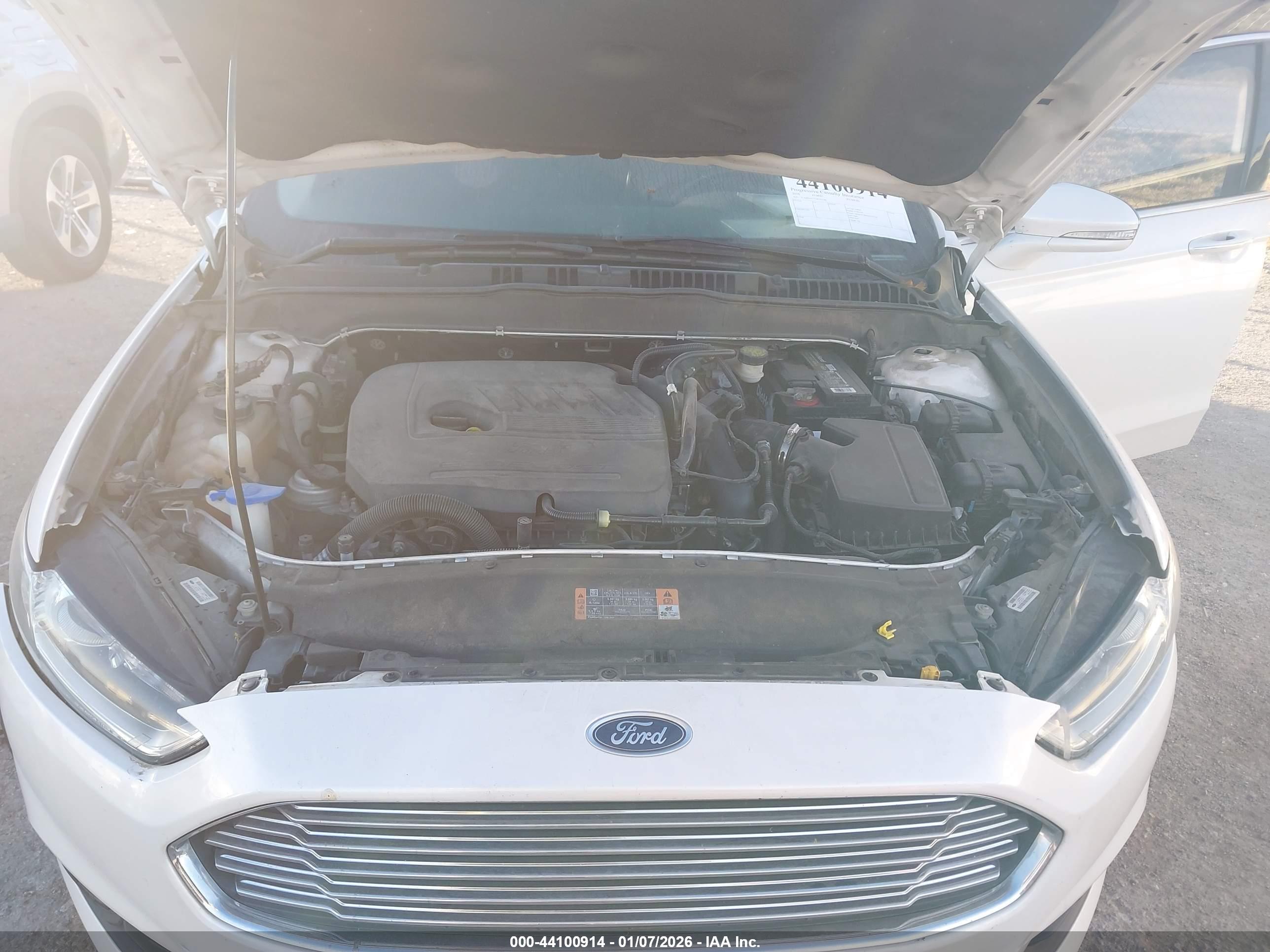 FORD FUSION image 10