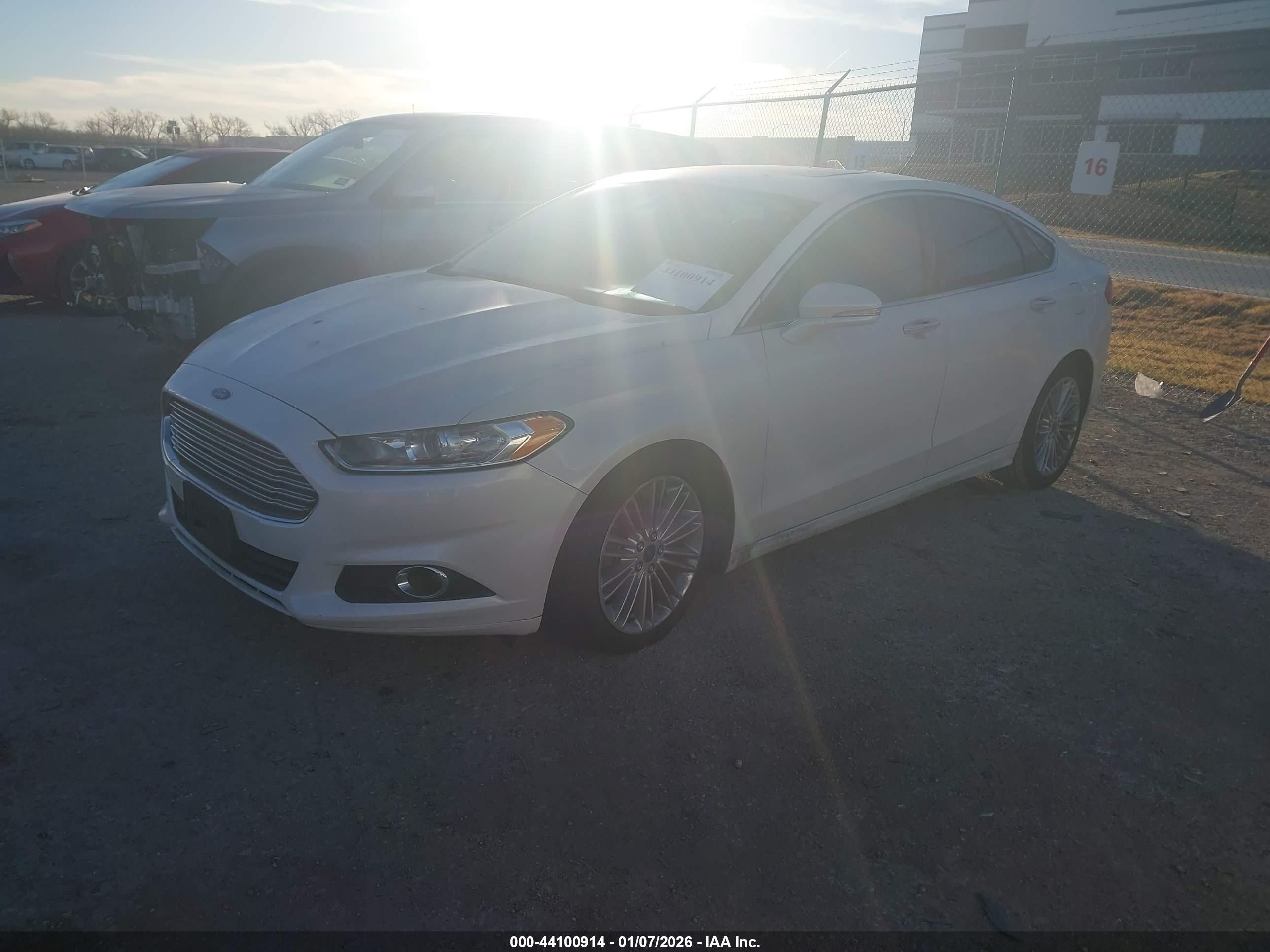 FORD FUSION image 2