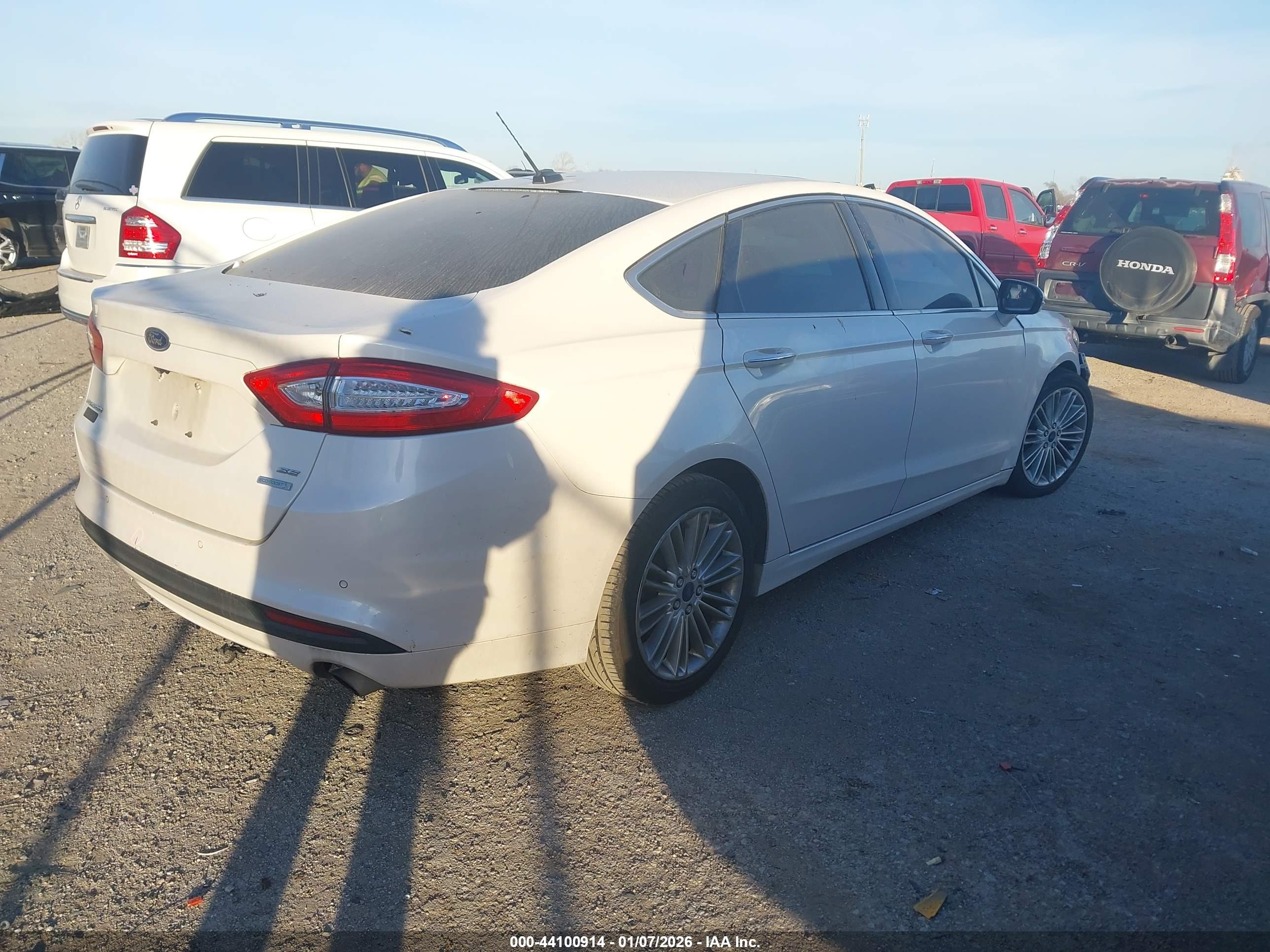 FORD FUSION image 4