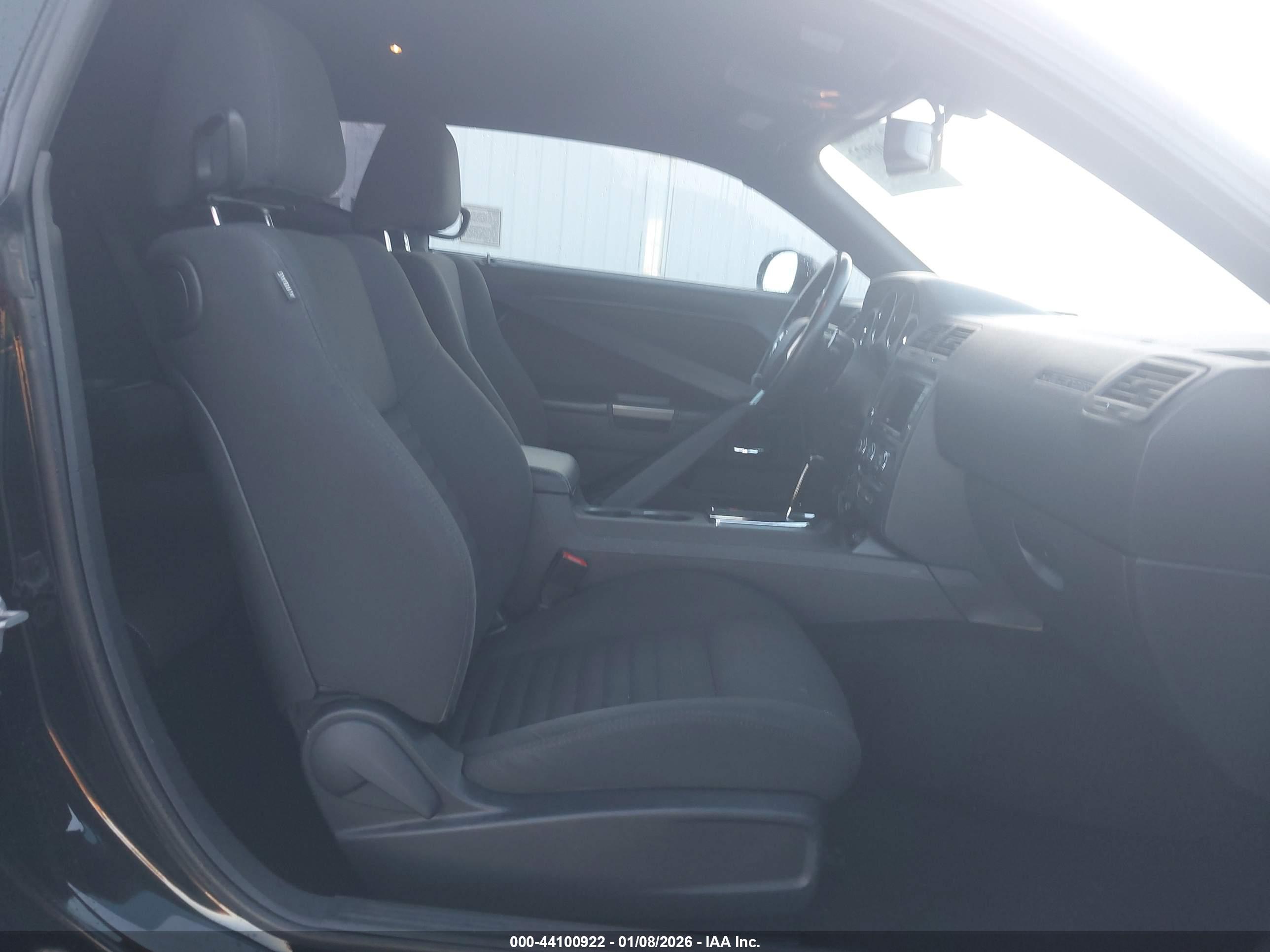 DODGE CHALLENGER image 5