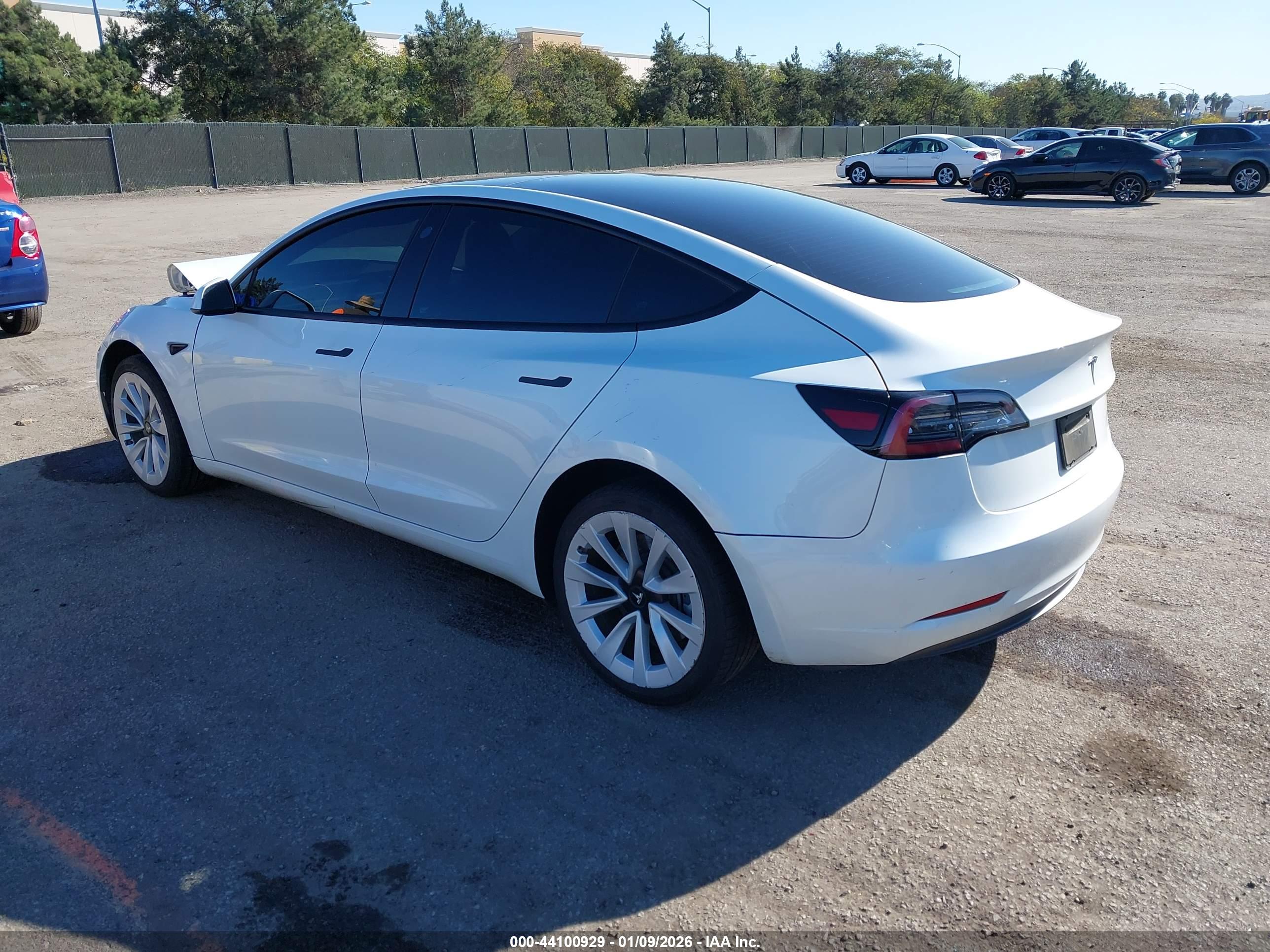 TESLA MODEL image 3