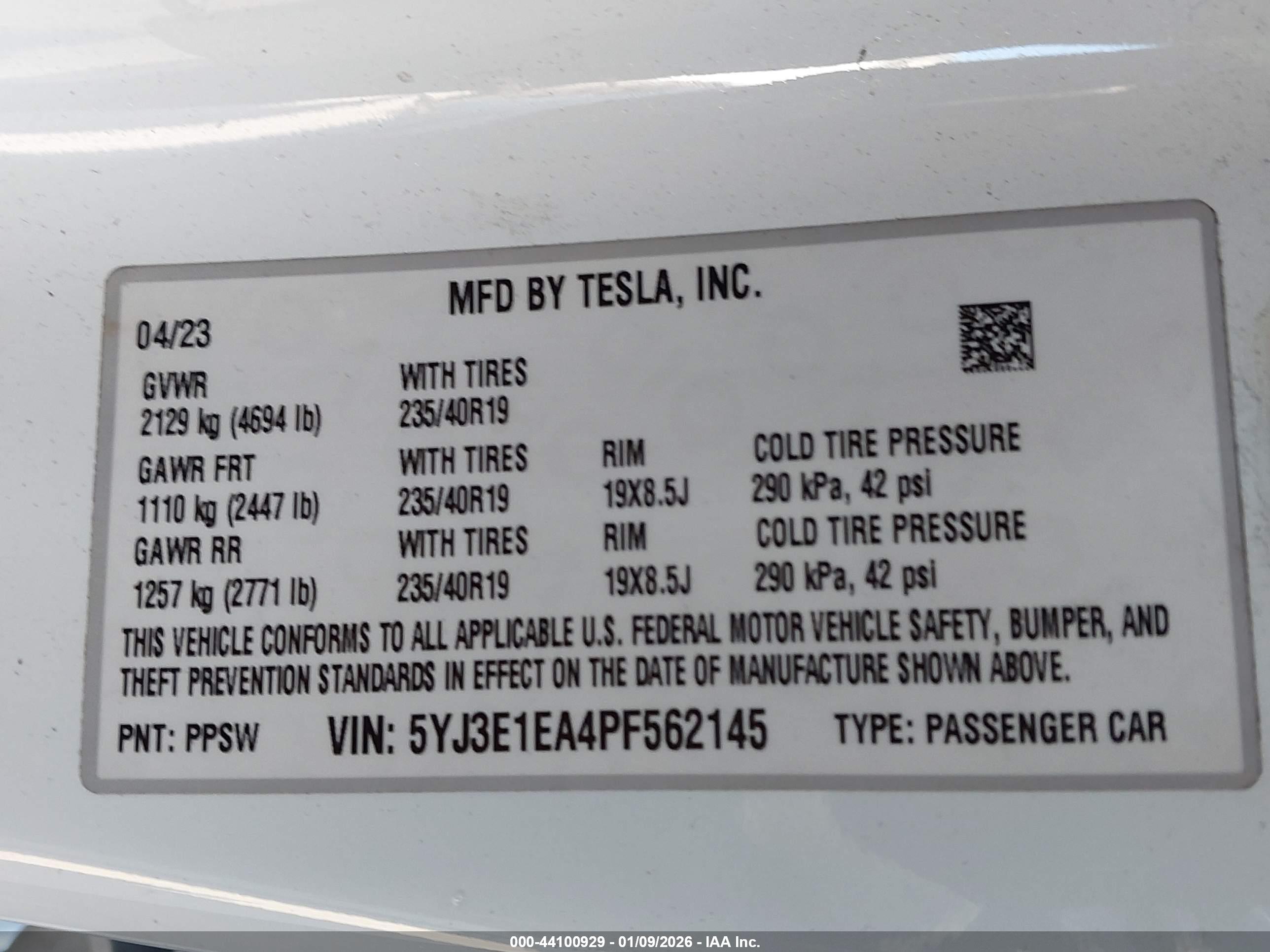 TESLA MODEL image 9