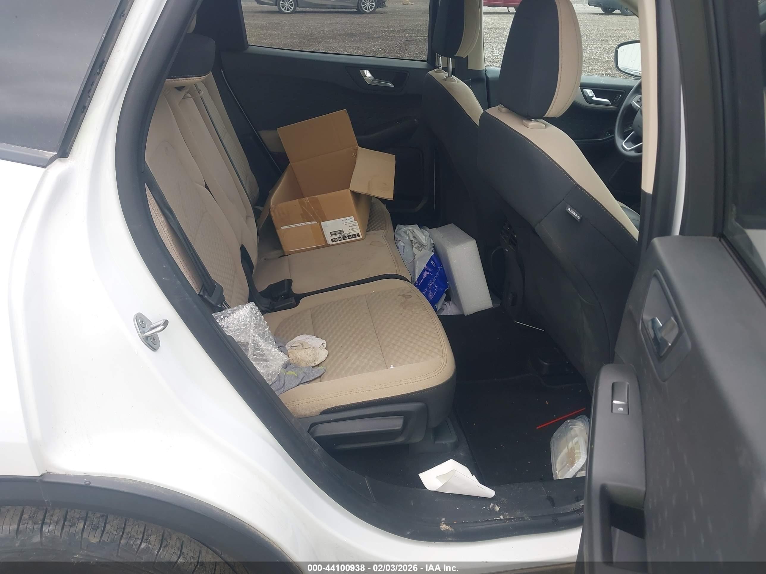 FORD ESCAPE image 8