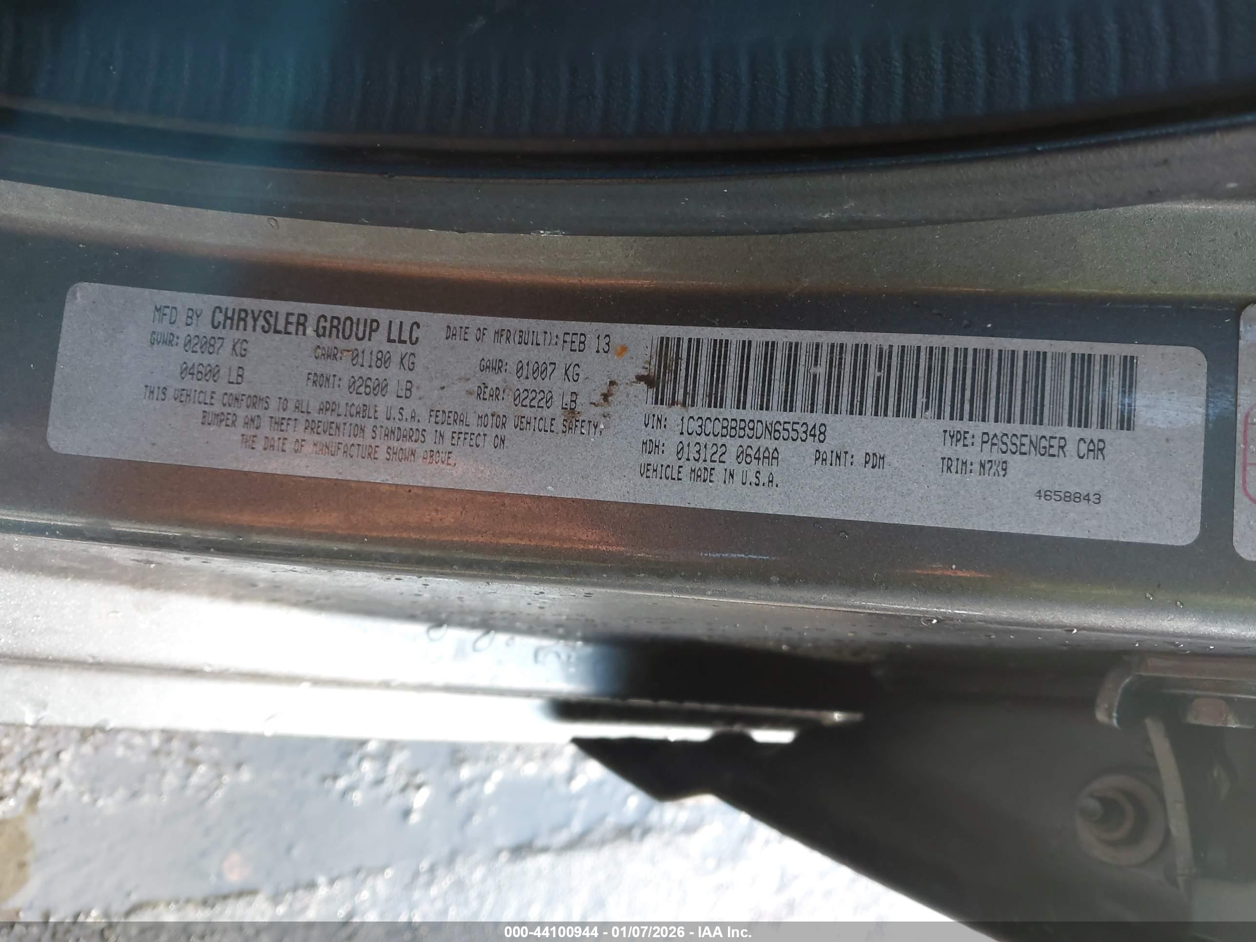 CHRYSLER 200 image 9