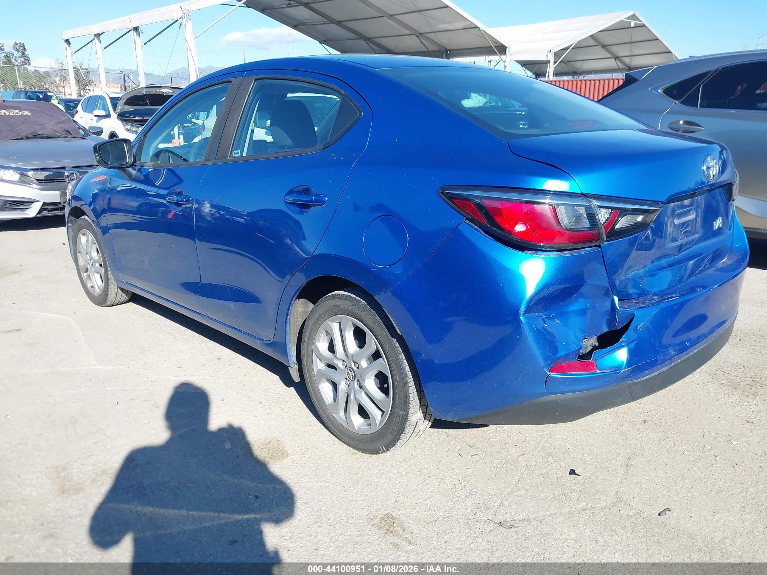 TOYOTA YARIS image 3