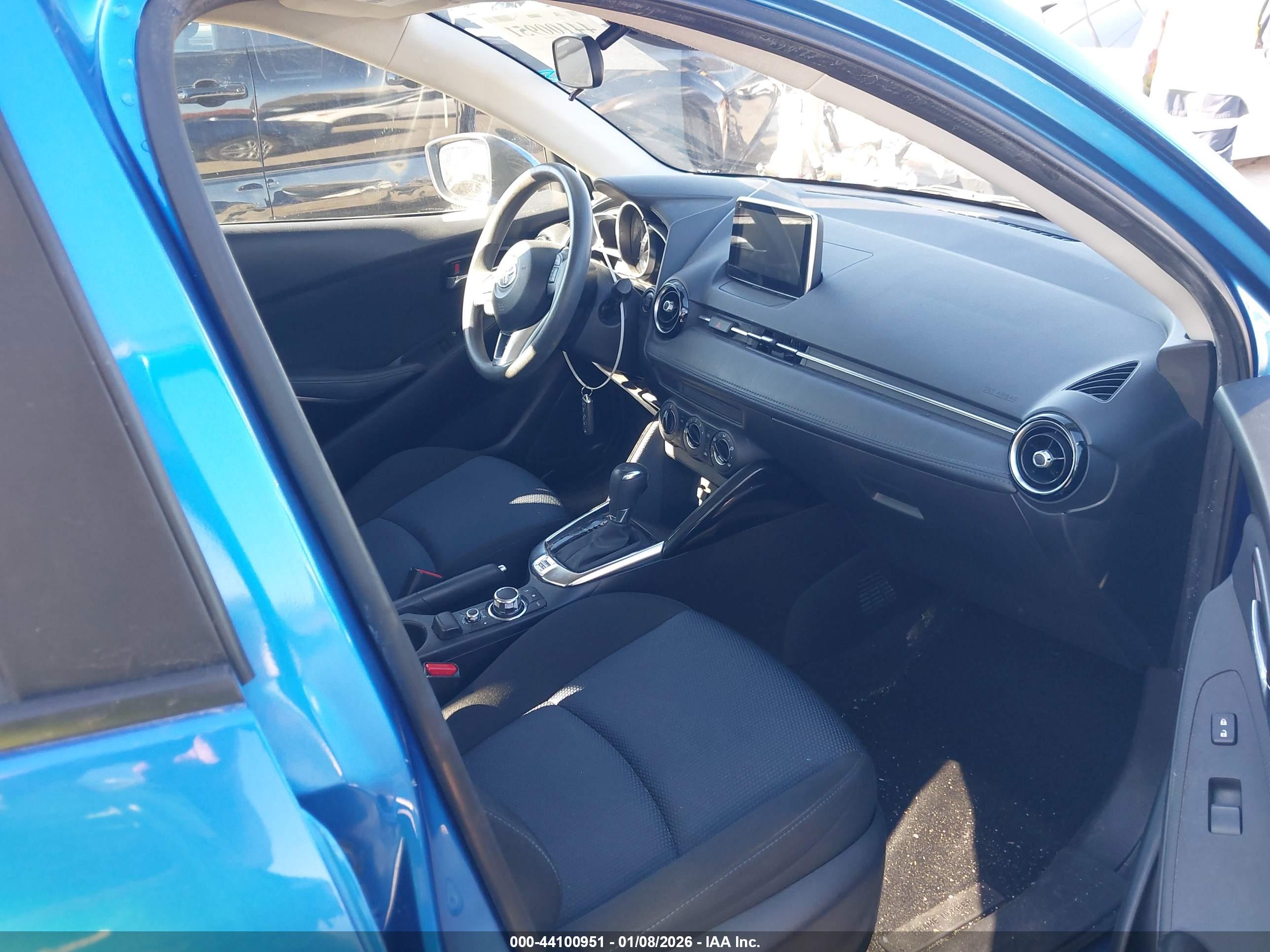 TOYOTA YARIS image 5
