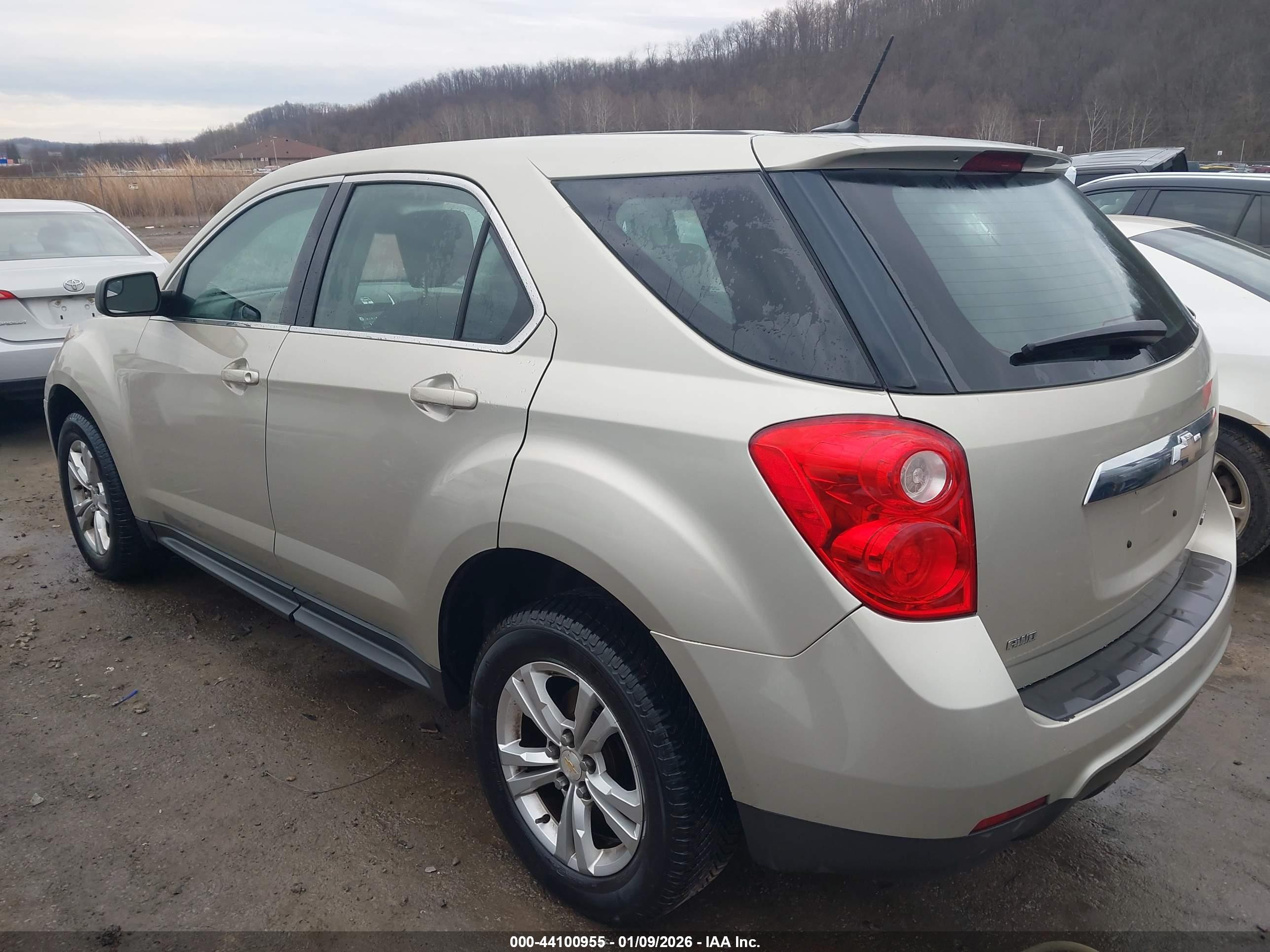 CHEVROLET EQUINOX image 3
