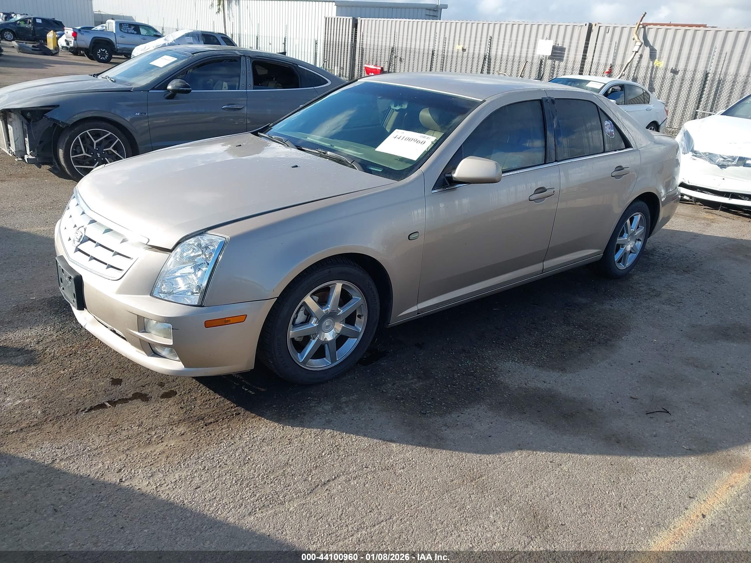 CADILLAC STS image 2
