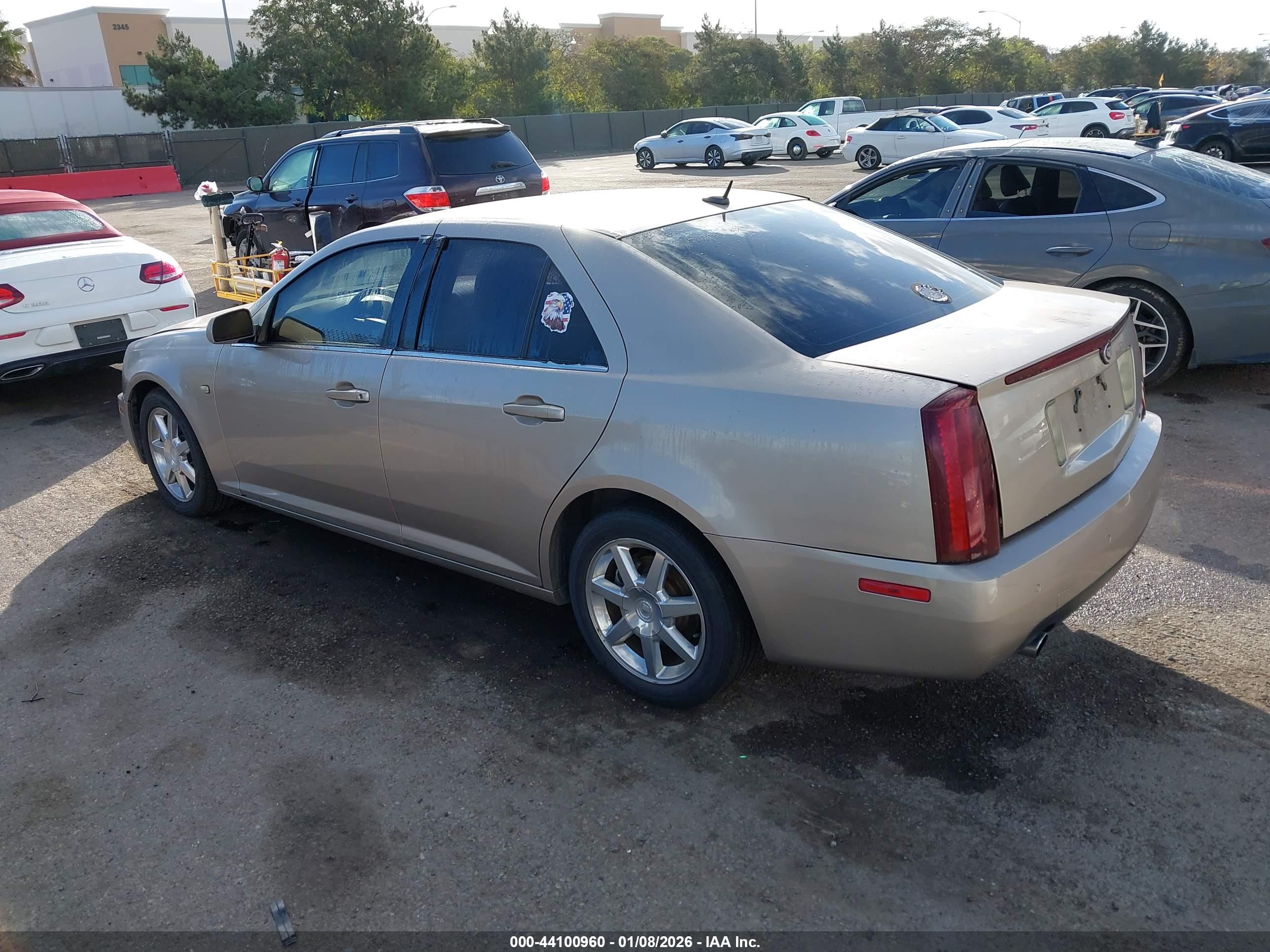 CADILLAC STS image 3