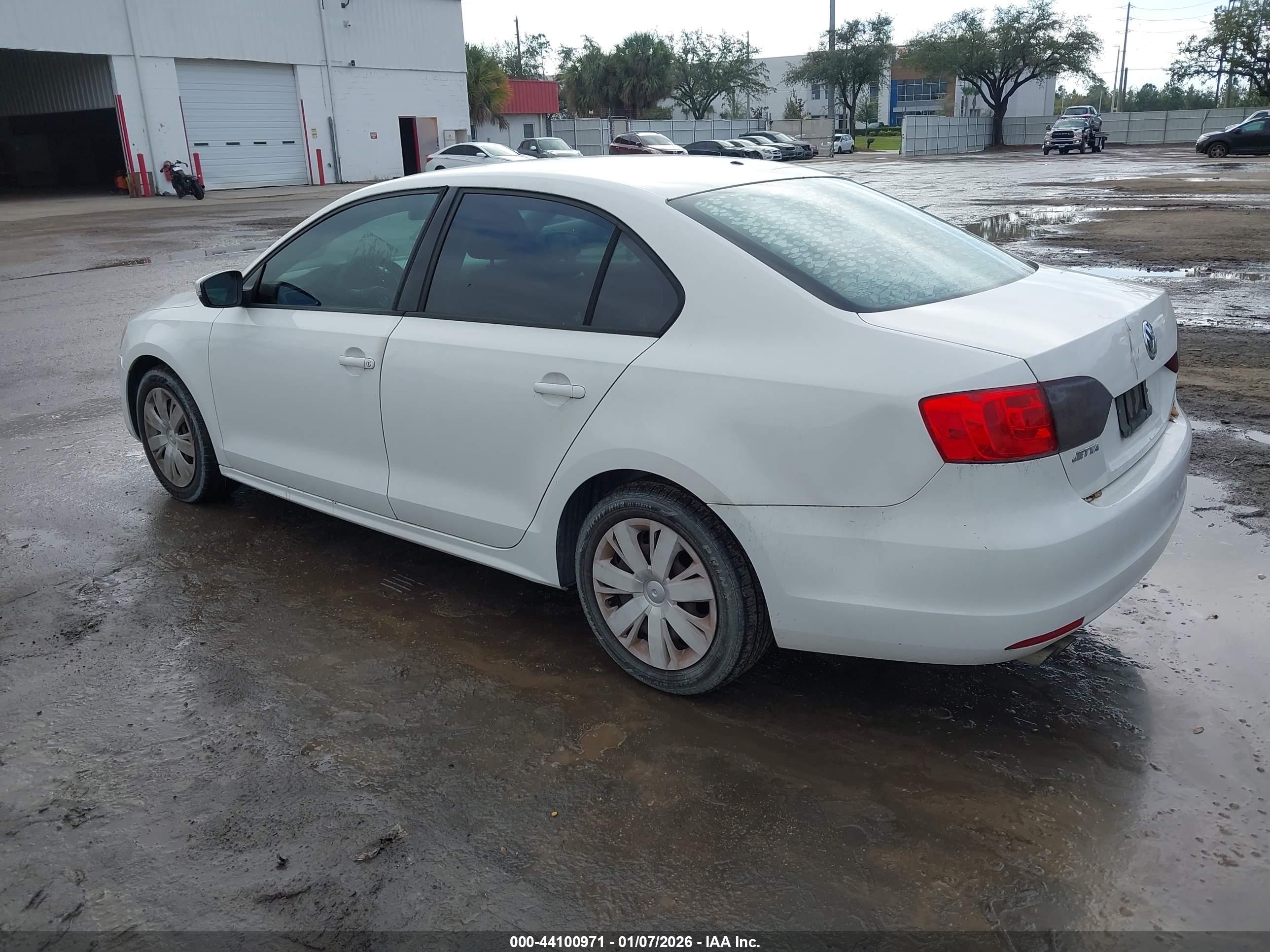 VOLKSWAGEN JETTA image 3
