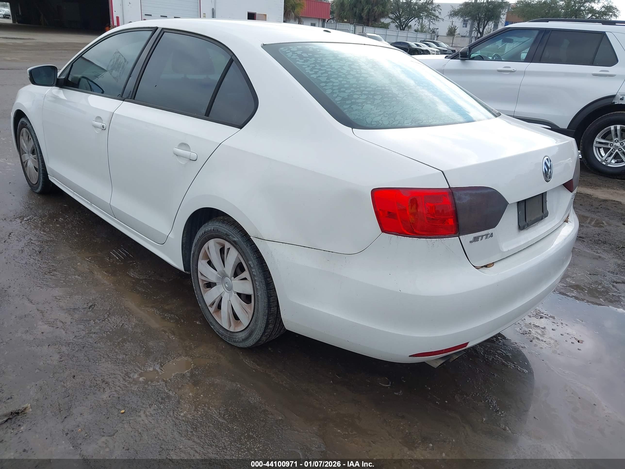 VOLKSWAGEN JETTA image 6