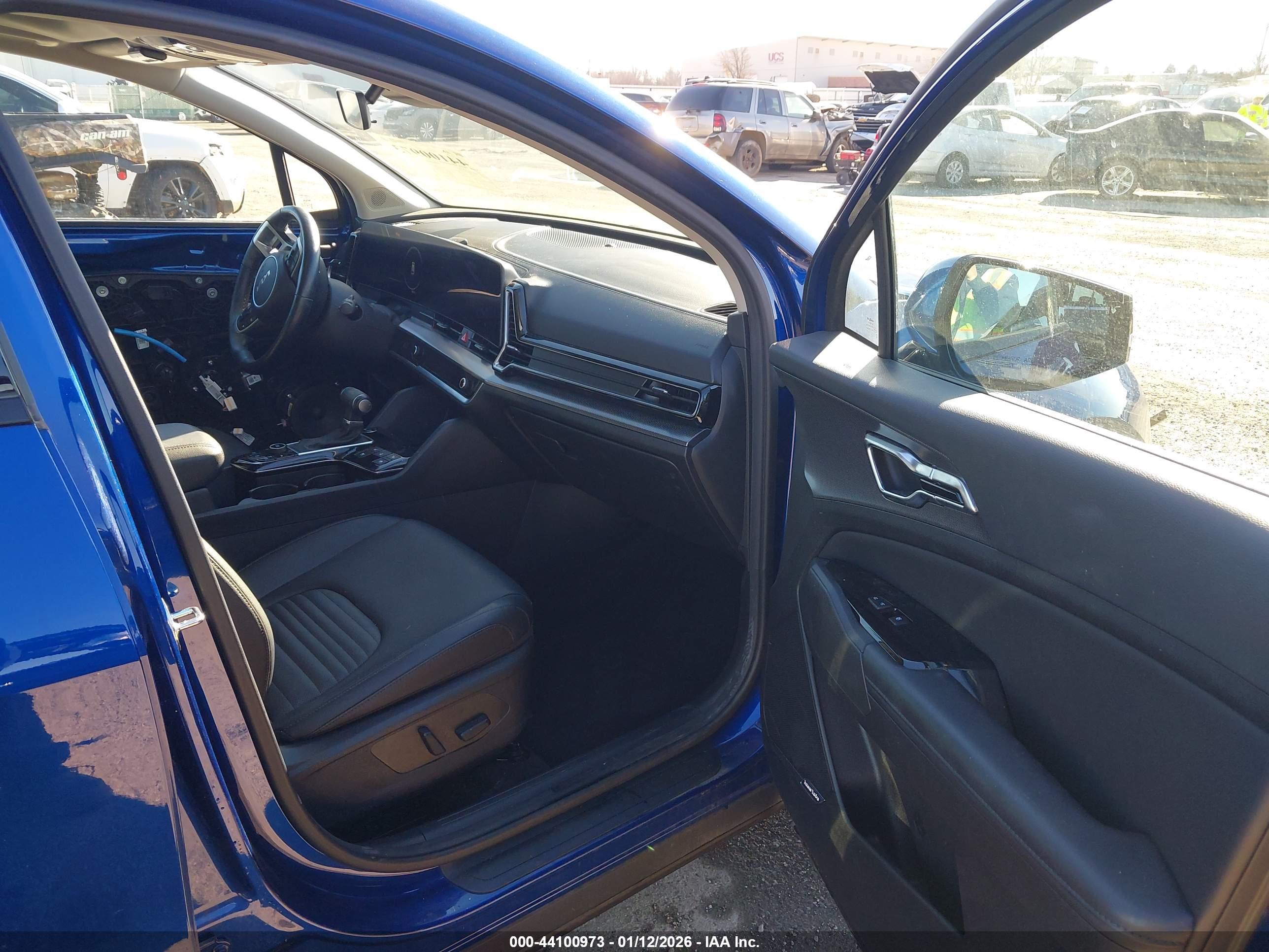 KIA SPORTAGE image 5