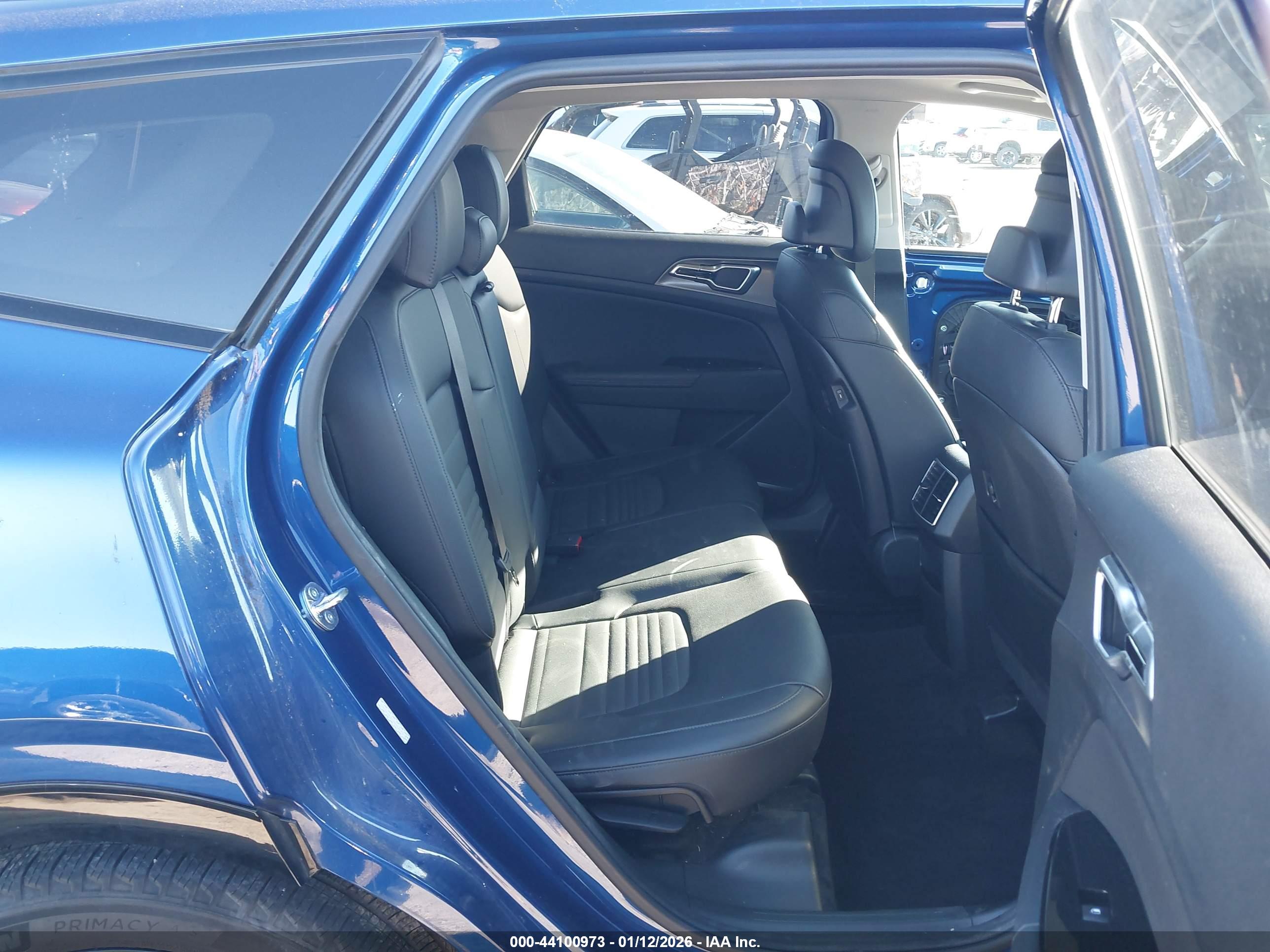 KIA SPORTAGE image 8