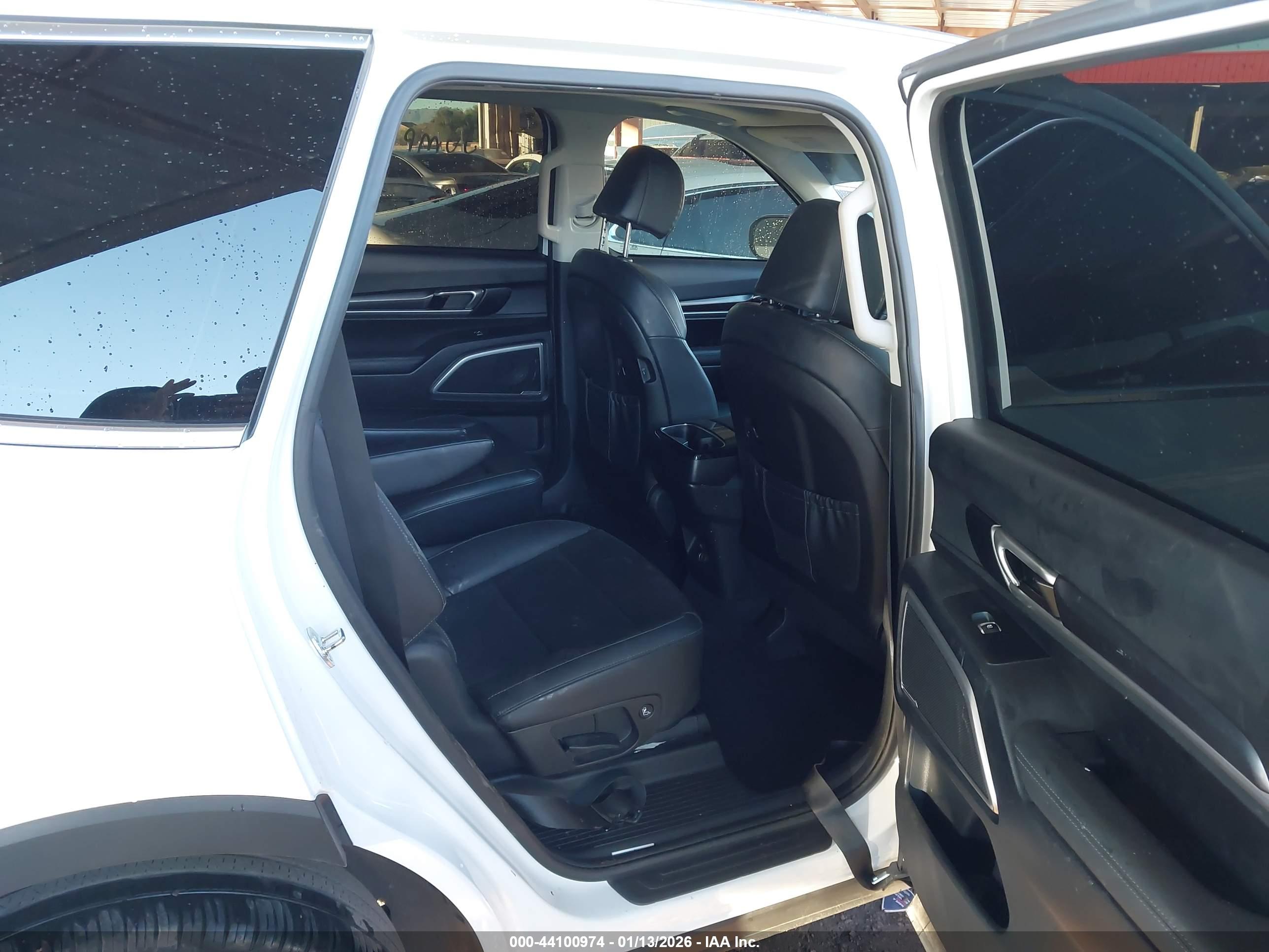 KIA TELLURIDE image 8