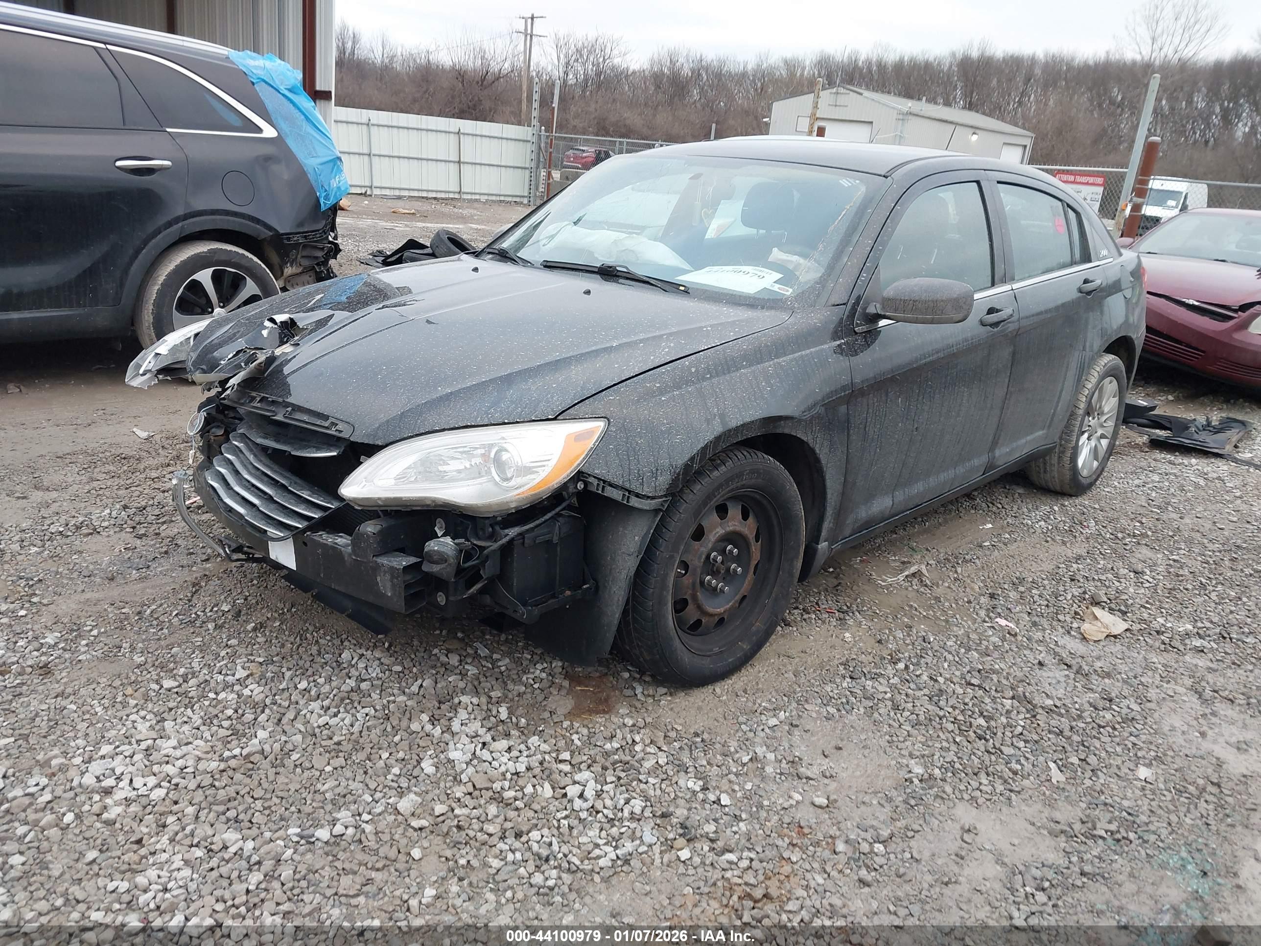 CHRYSLER 200 image 2