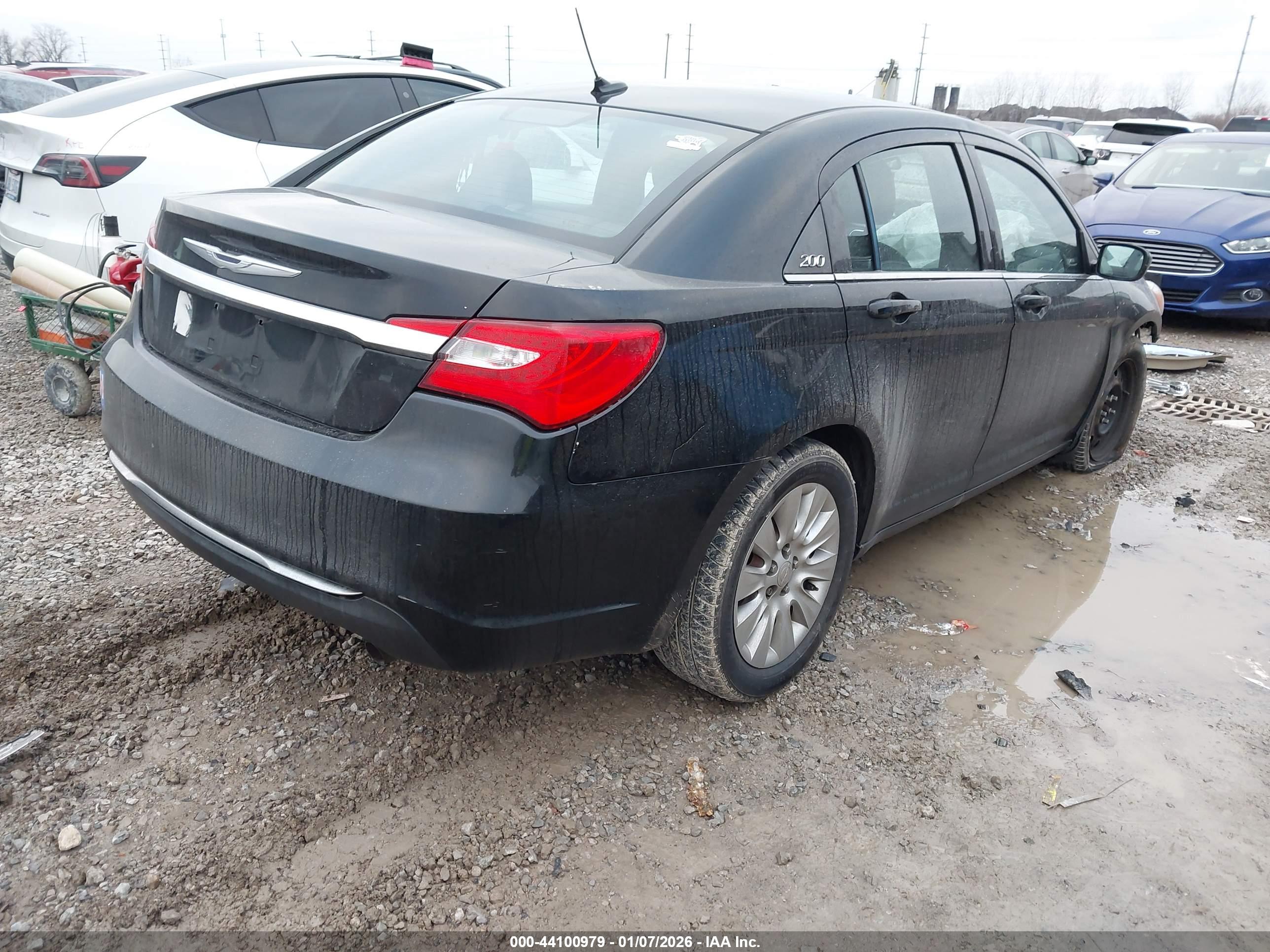 CHRYSLER 200 image 4