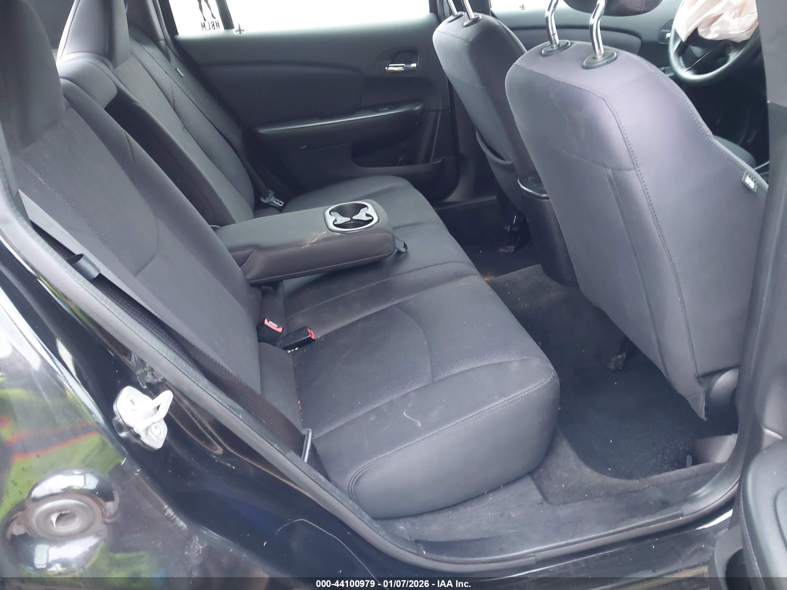 CHRYSLER 200 image 8