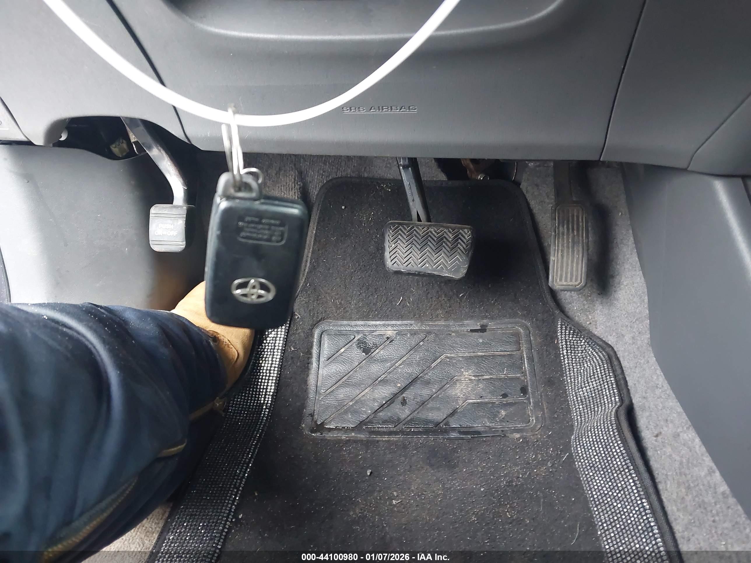 TOYOTA PRIUS image 11