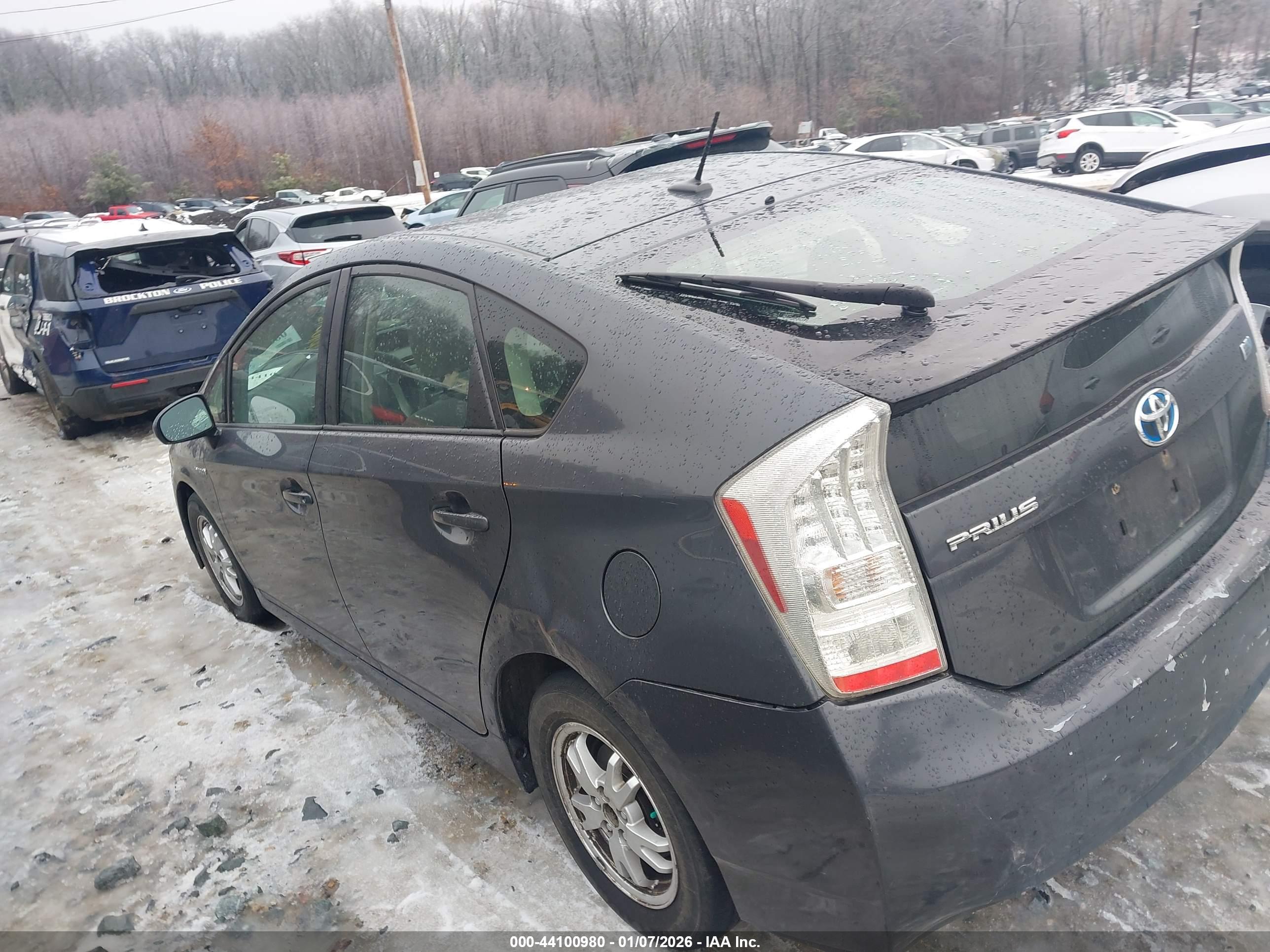 TOYOTA PRIUS image 6