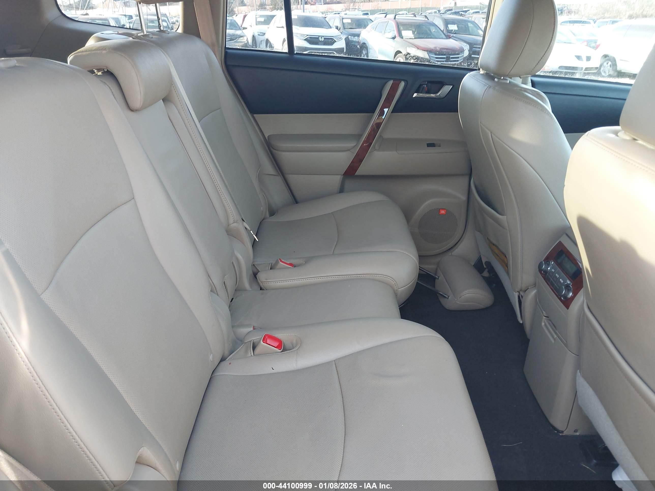TOYOTA HIGHLANDER image 8