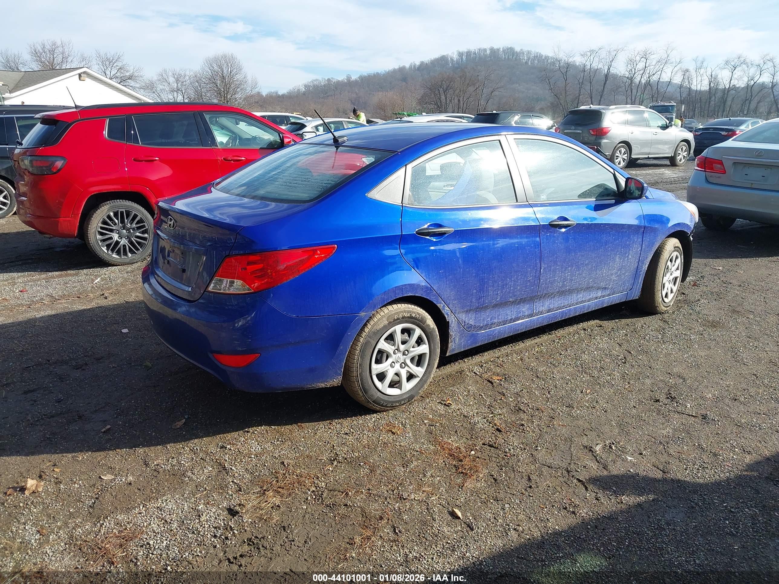 HYUNDAI ACCENT image 4