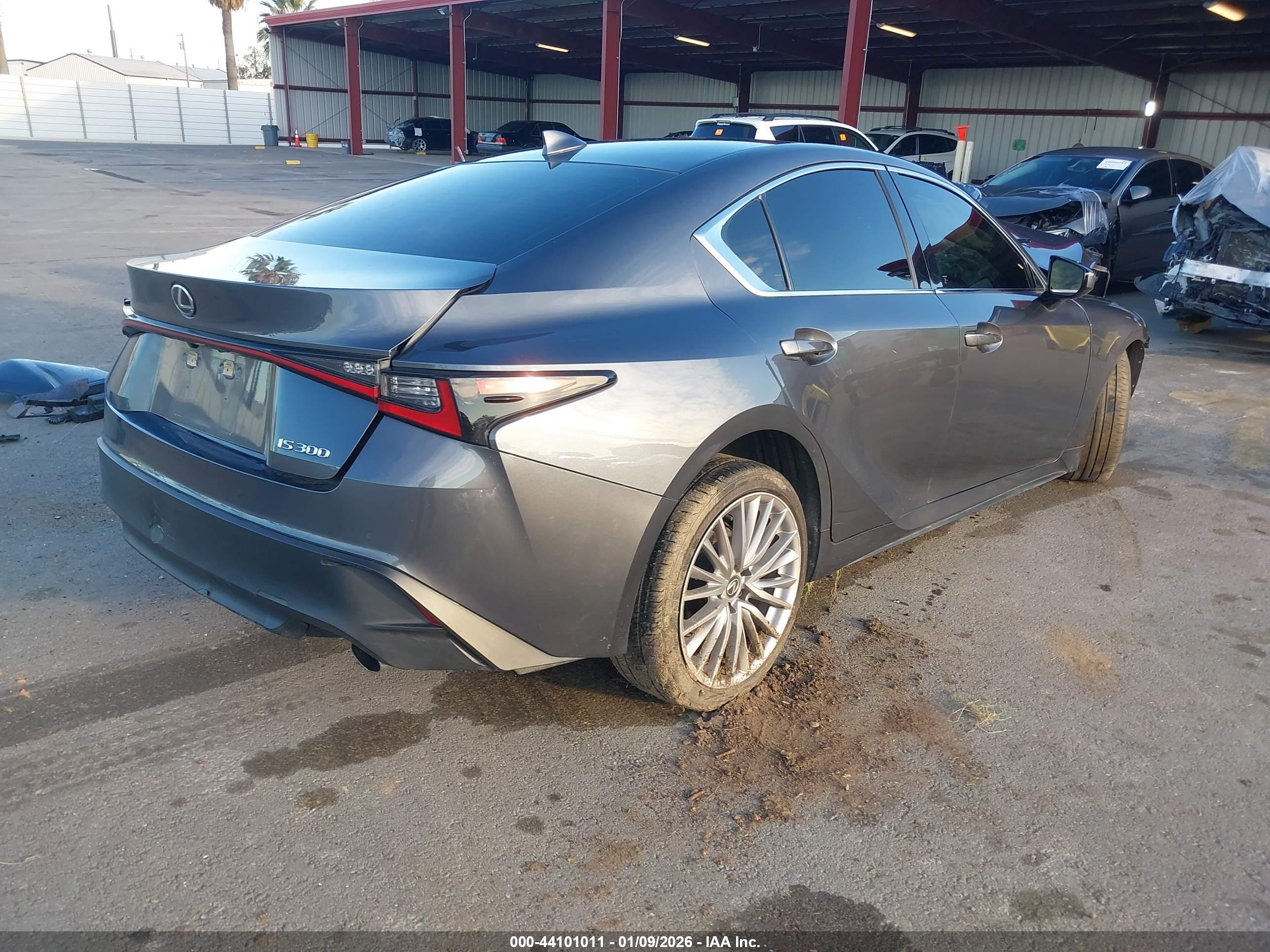 LEXUS IS image 4
