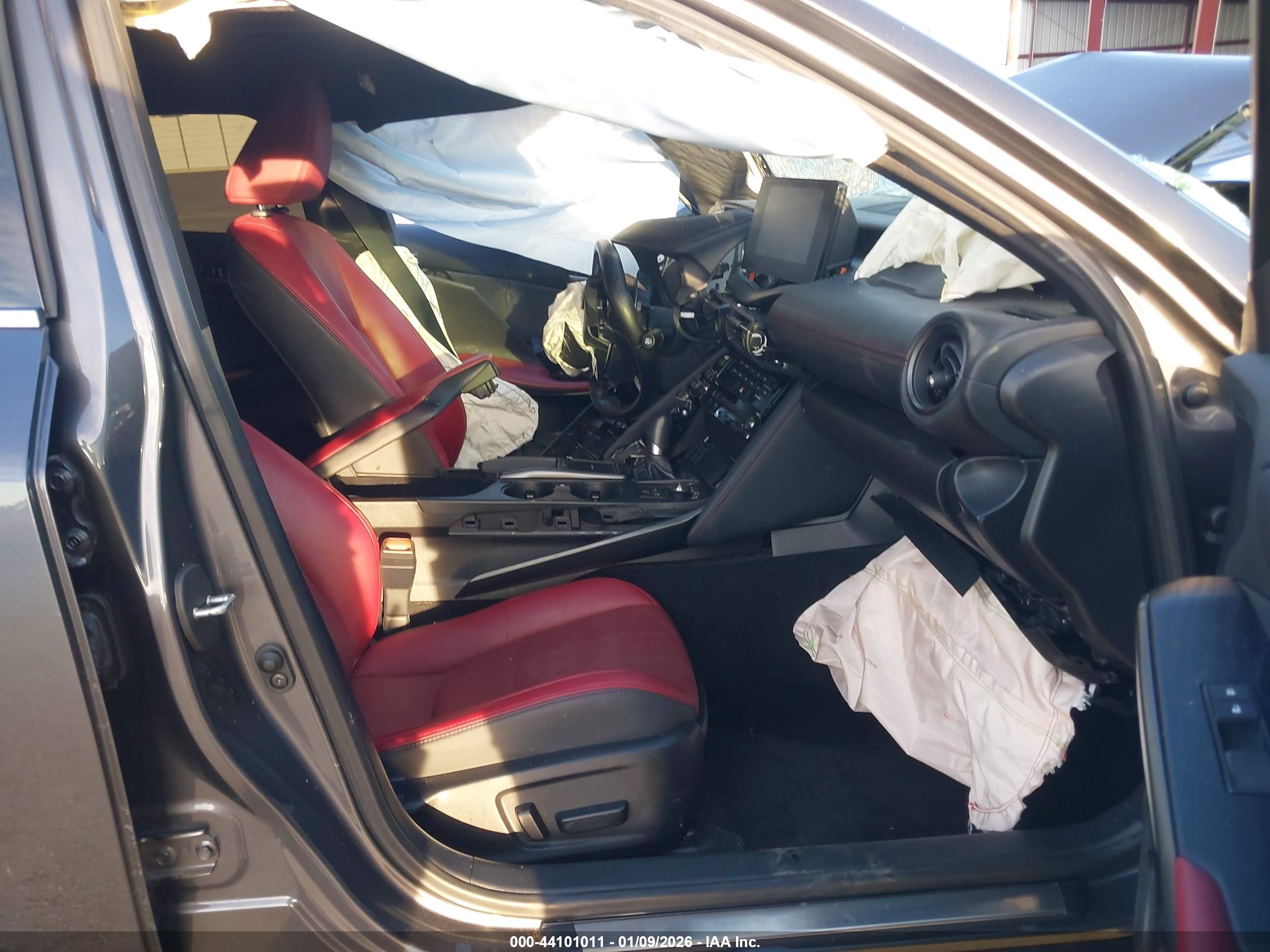 LEXUS IS image 5