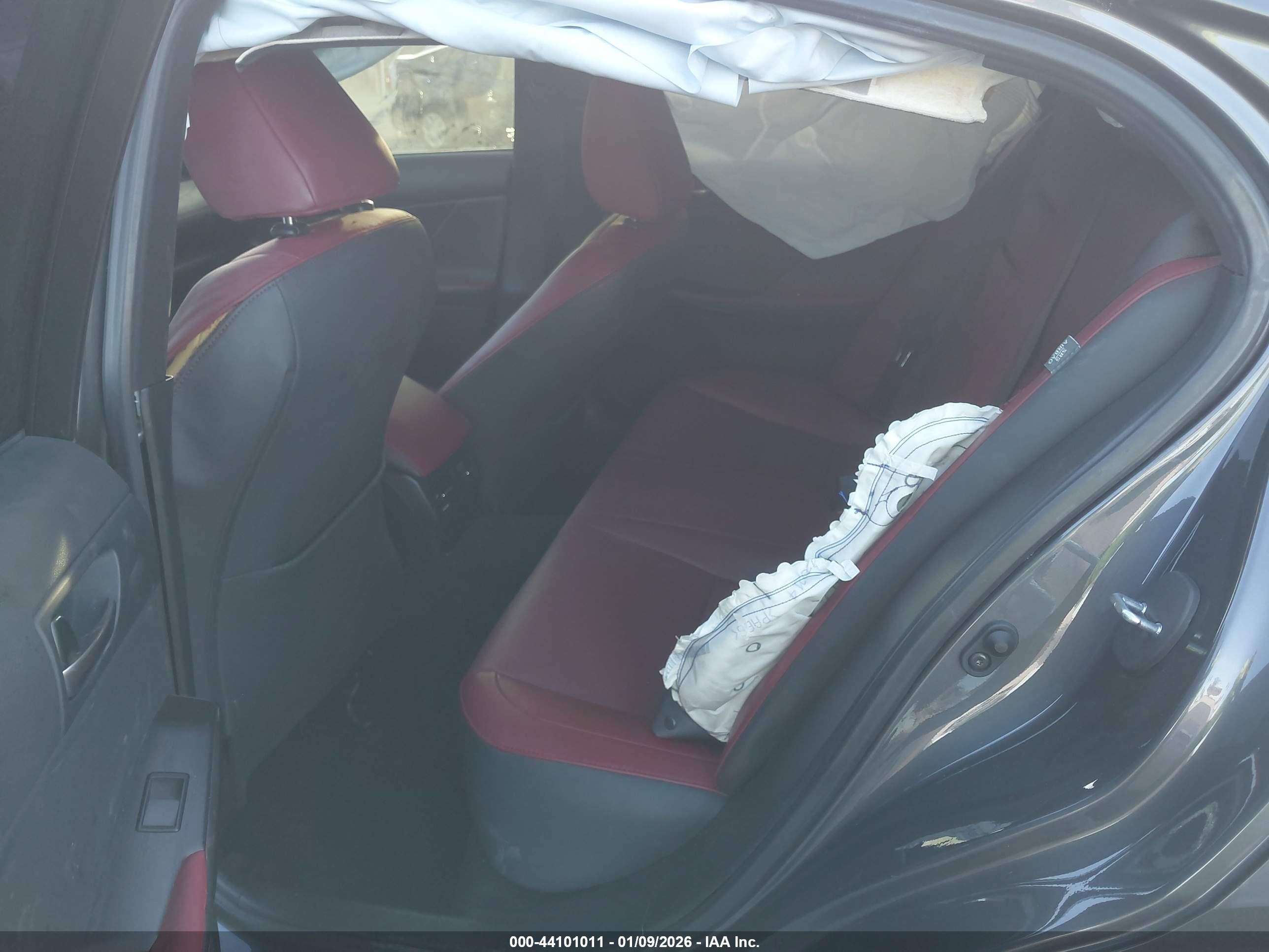 LEXUS IS image 8