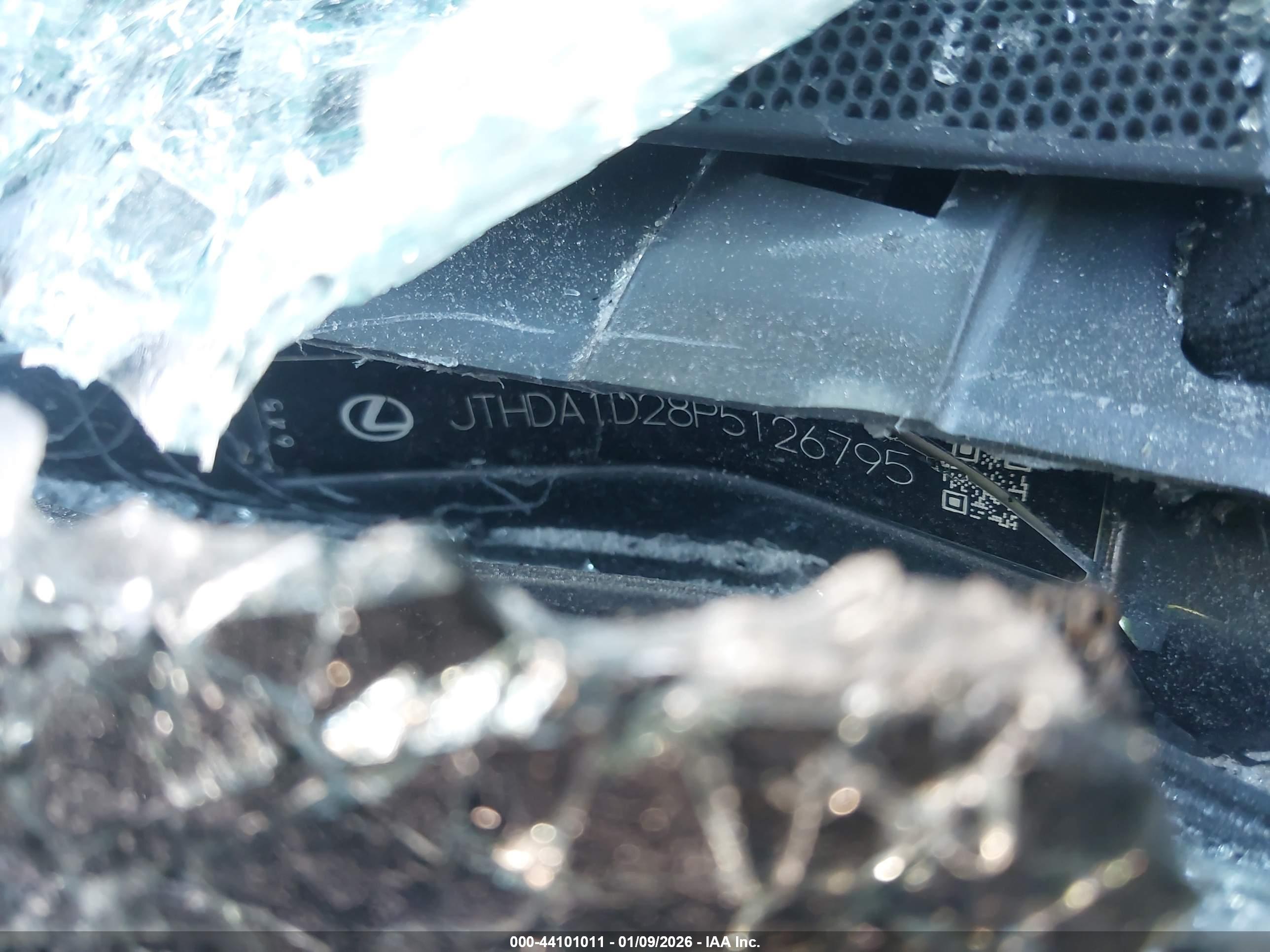LEXUS IS image 9