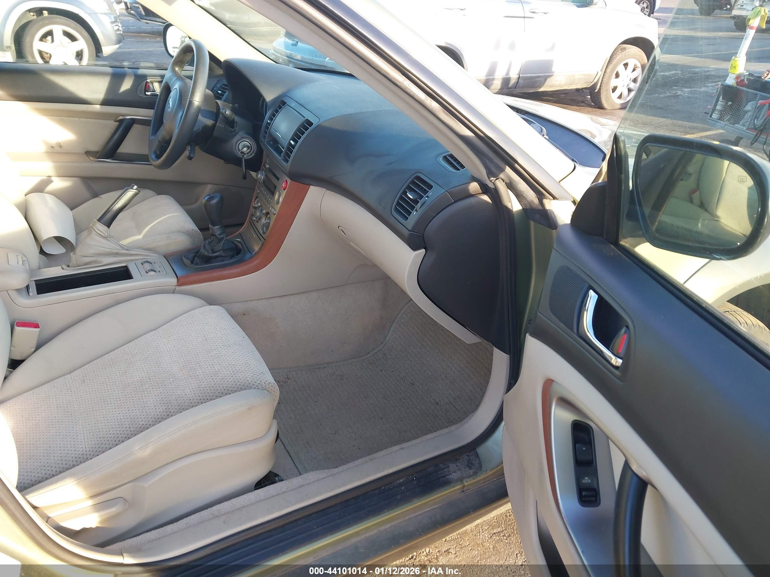 SUBARU OUTBACK image 5