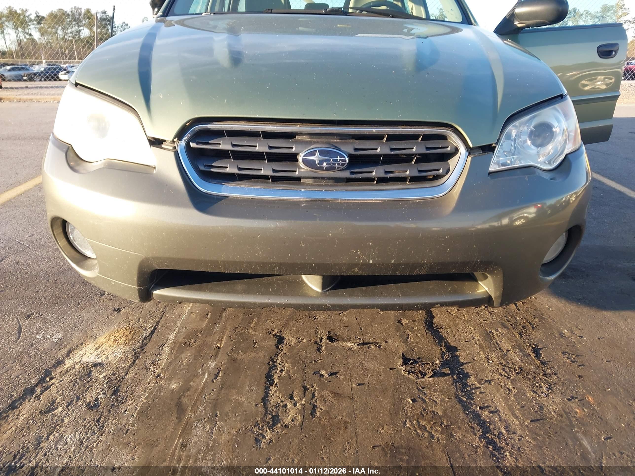 SUBARU OUTBACK image 6