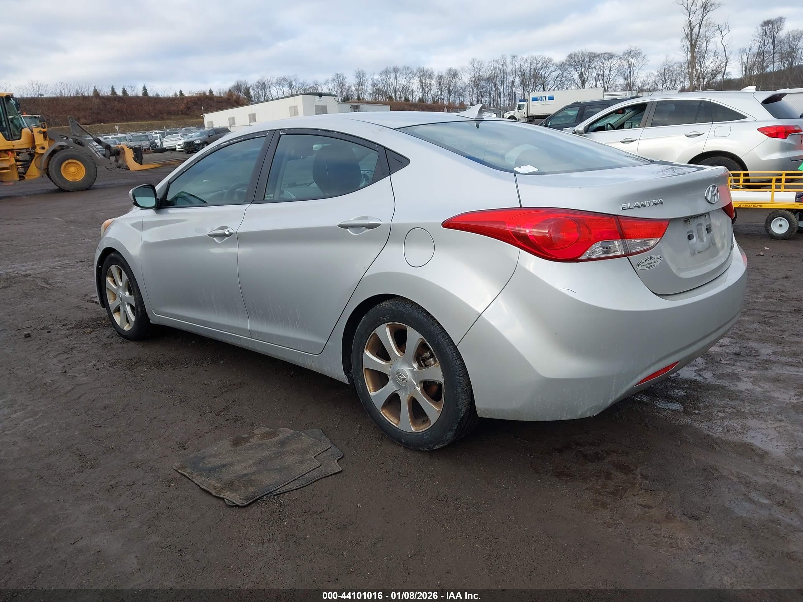 HYUNDAI ELANTRA image 3